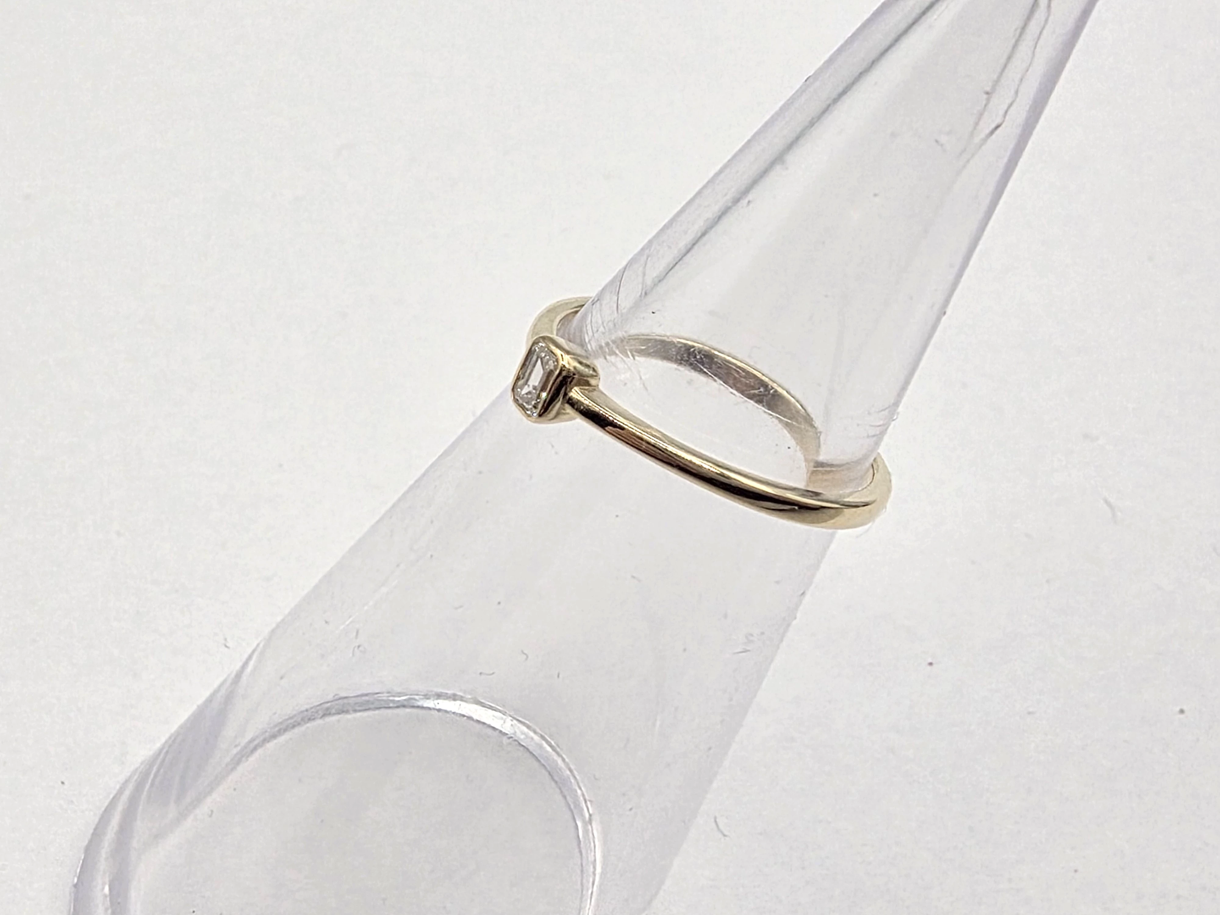 zloty-pierscionek-z-brylantem-011ct-585-148g-r15-material-15835-2