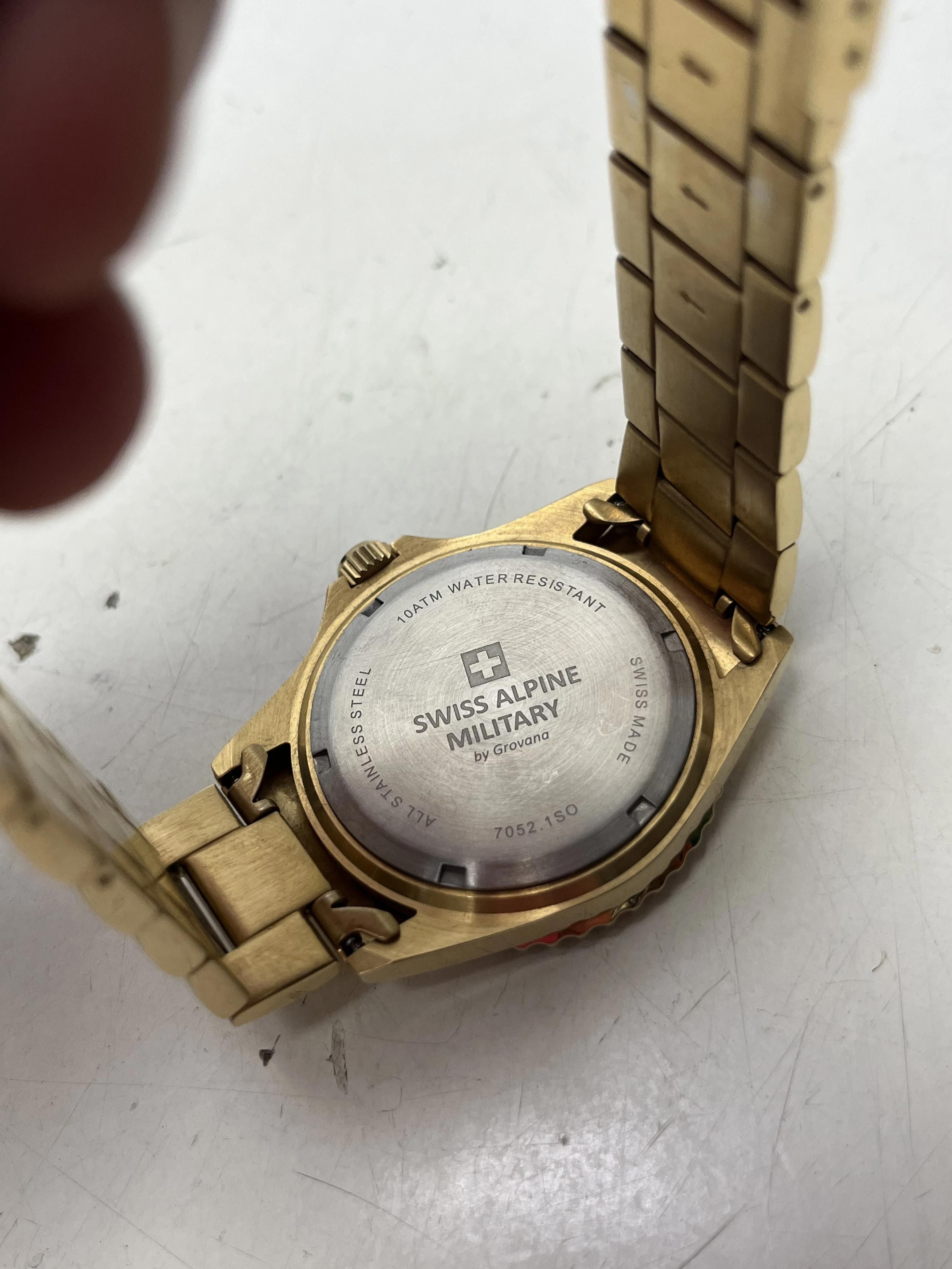 zegarek-swiss-alpine-military-7052-ksztalt-koperty-129223-2