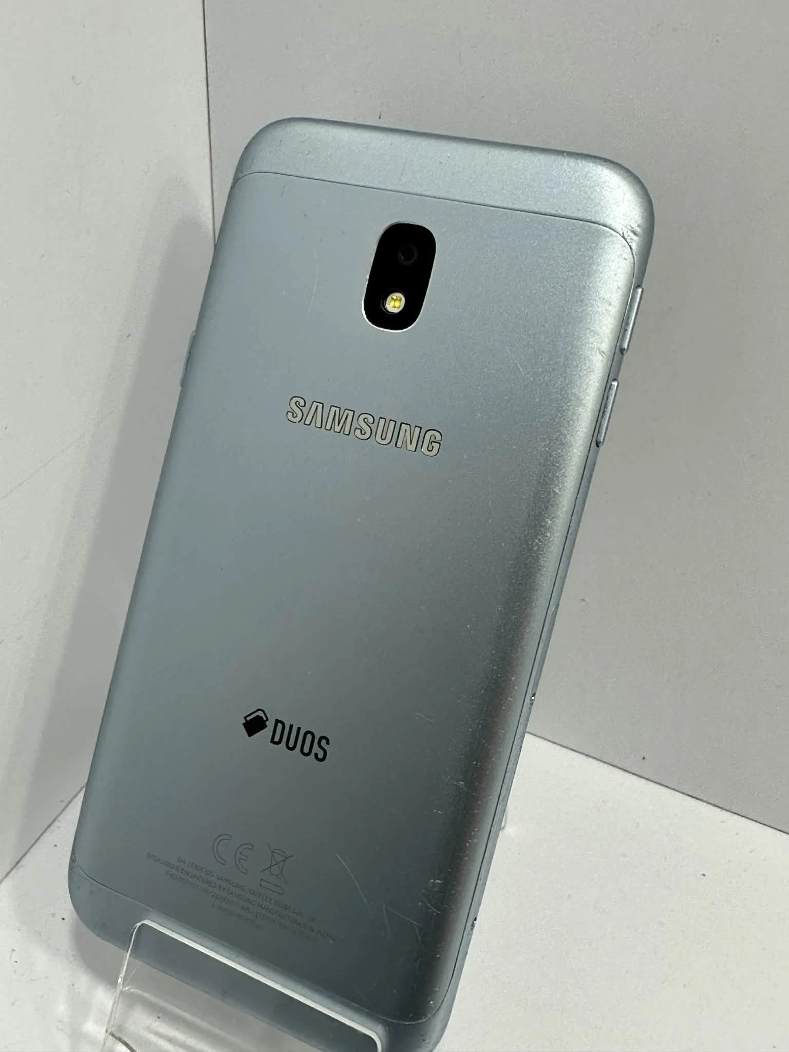telefon-samsung-galaxy-j3-stan-11323-2