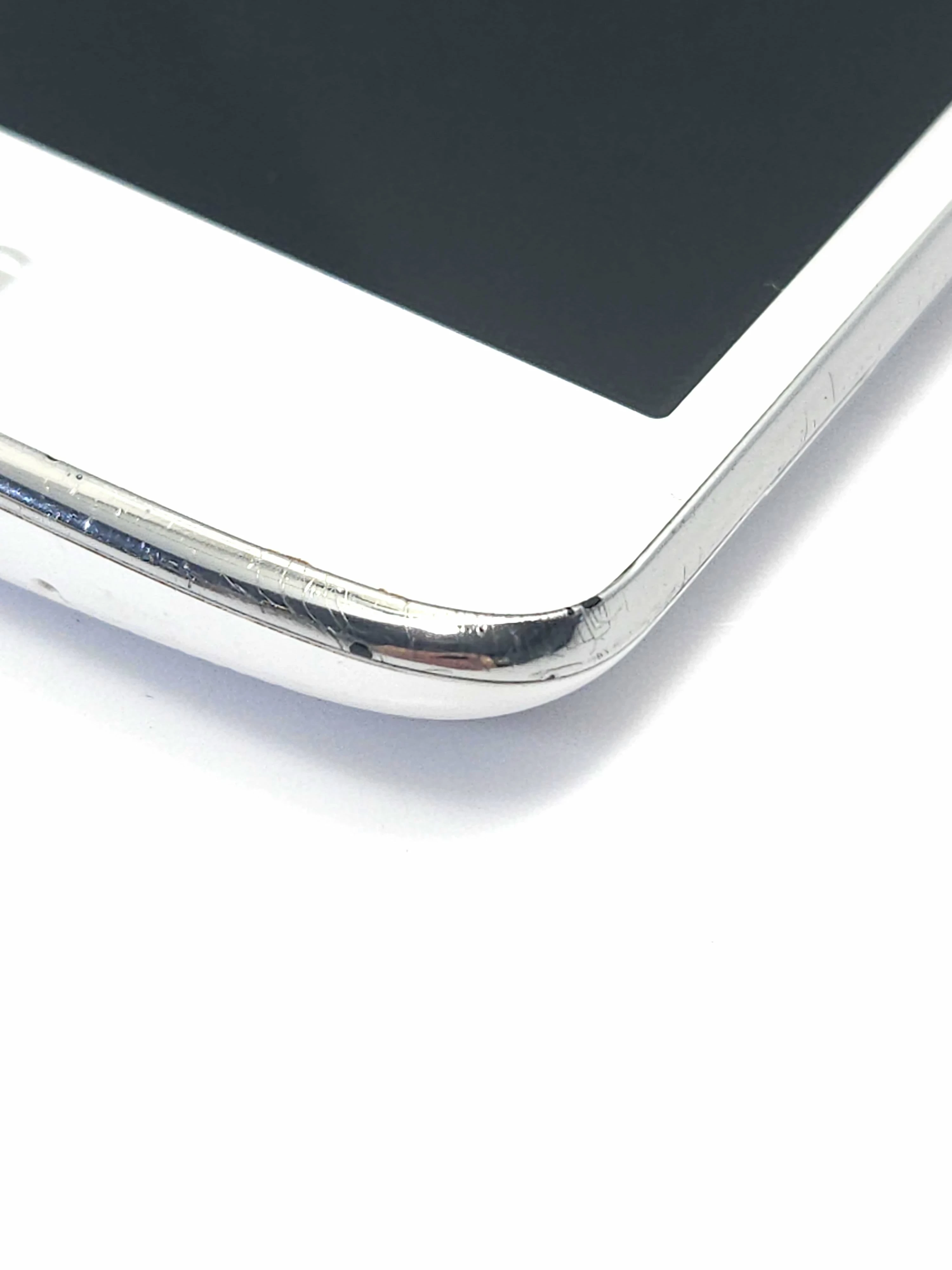 telefon-lg-k8-158gb-stan-11323-2