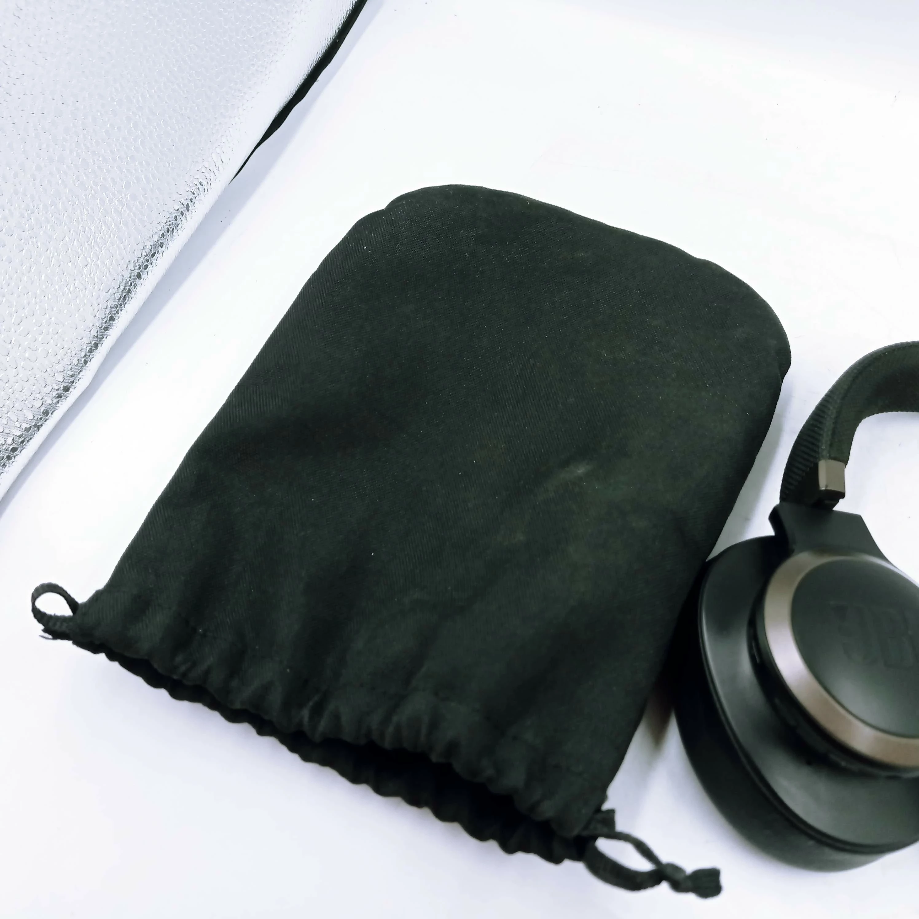 sluchawki-nauszne-jbl-live-650btnc-stan-11323-2