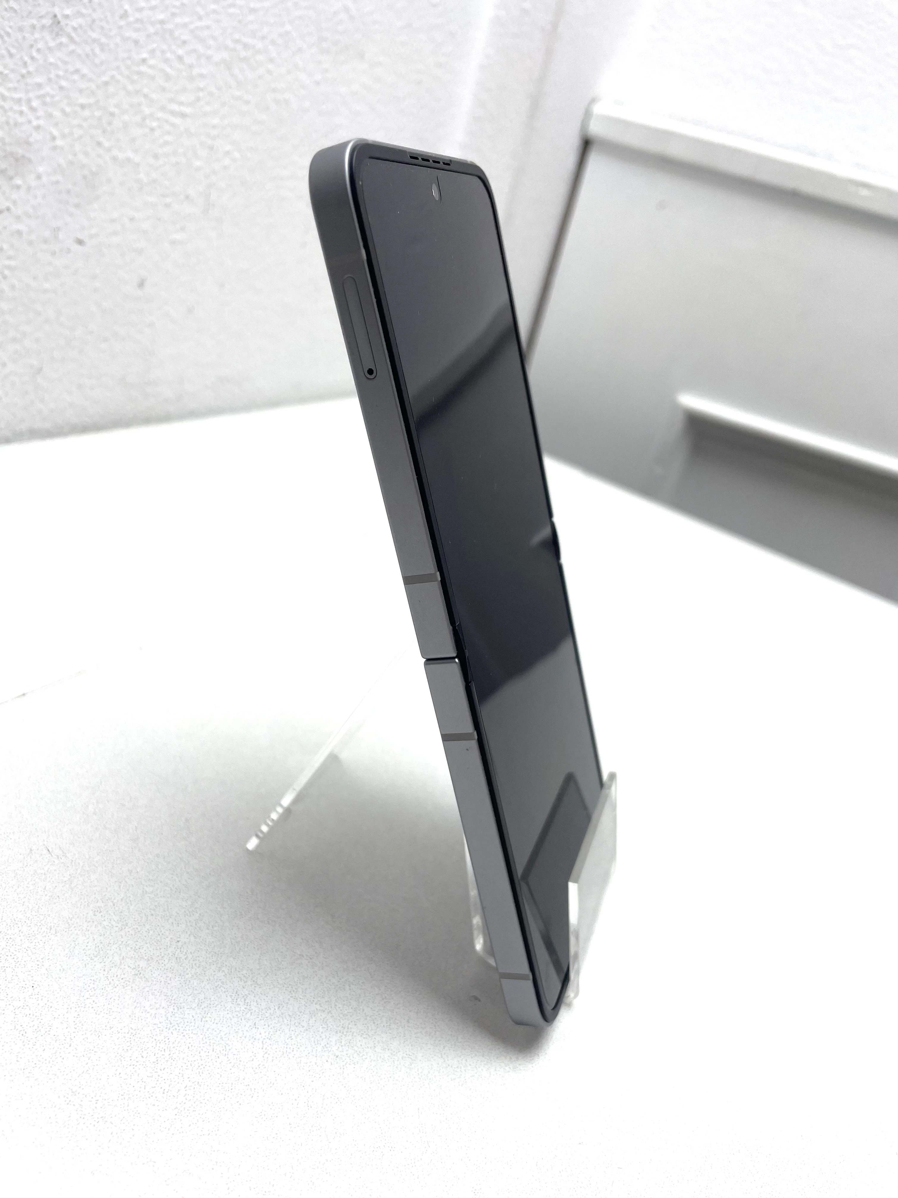 telefon-samsung-galaxy-flip6-pudelko-przekatna-ekranu-67