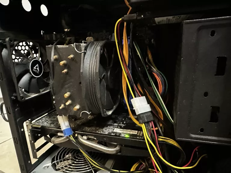 komputer-stacjonarny-i5-4460-12-gb-ram-radeon-hd7770-system-operacyjny-201865-256