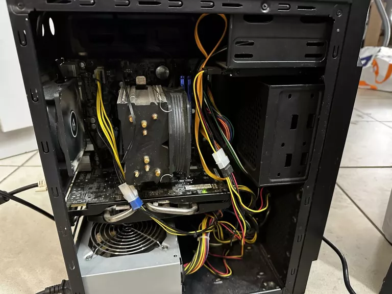 komputer-stacjonarny-i5-4460-12-gb-ram-radeon-hd7770-stan-11323-2