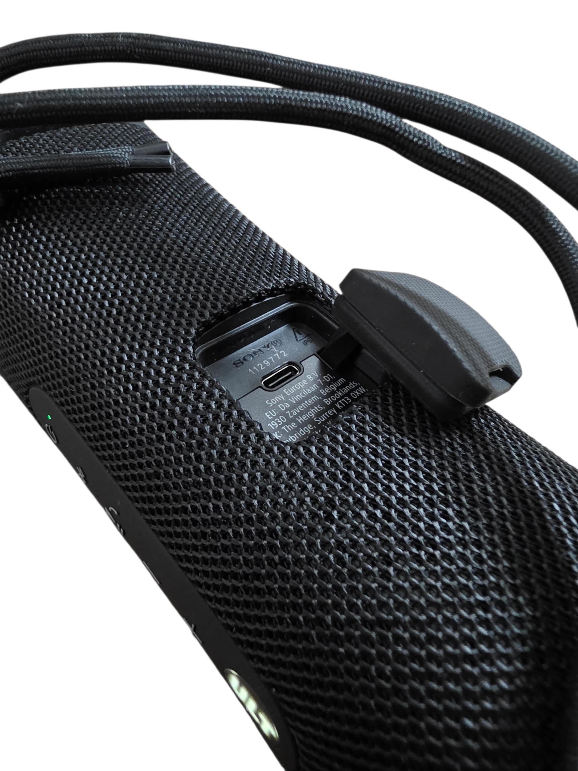 glosnik-przenosny-sony-ult-field-1-czarny-30-w-stan-11323-2