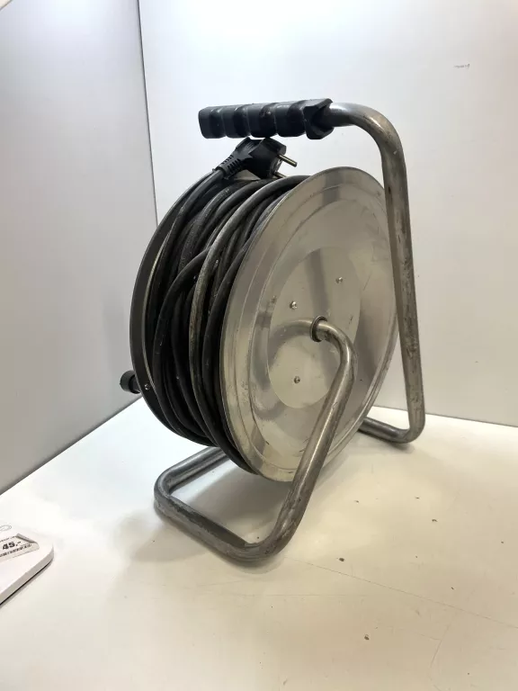 przedluzacz-bebnowy-champion-50m-dlugosc-kabla-5000