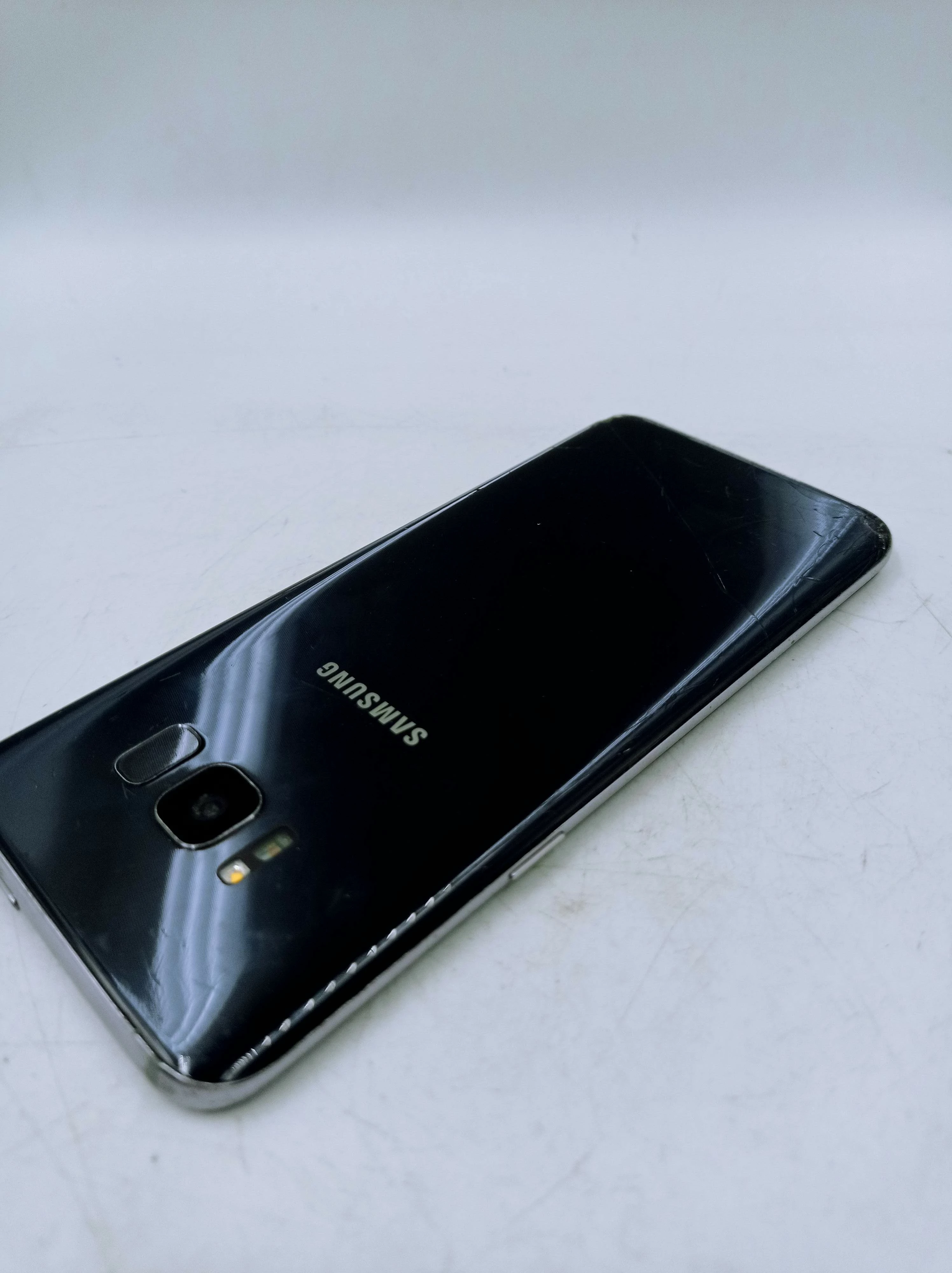 telefon-samsung-s8-at-opis-typ-202685-212929