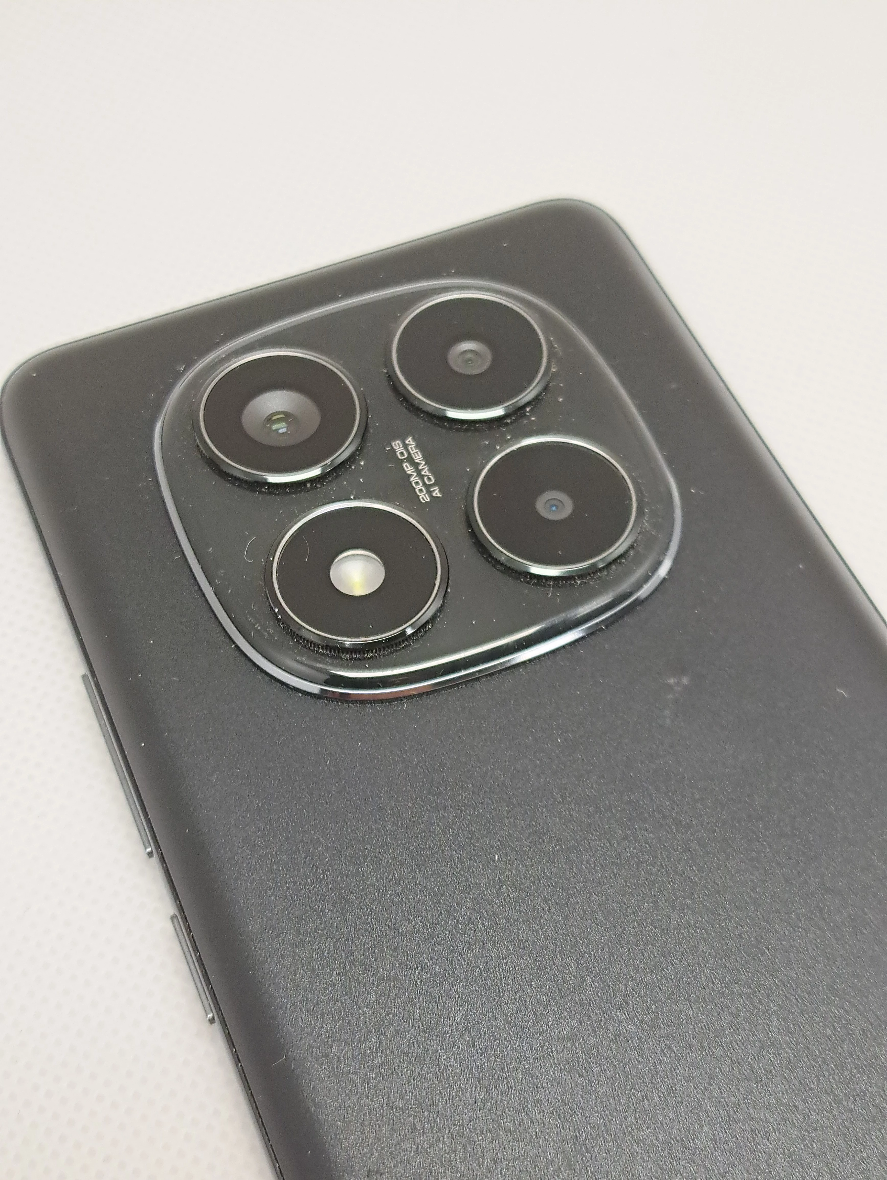 telefon-xiaomi-redmi-14-pro-przekatna-ekranu-667