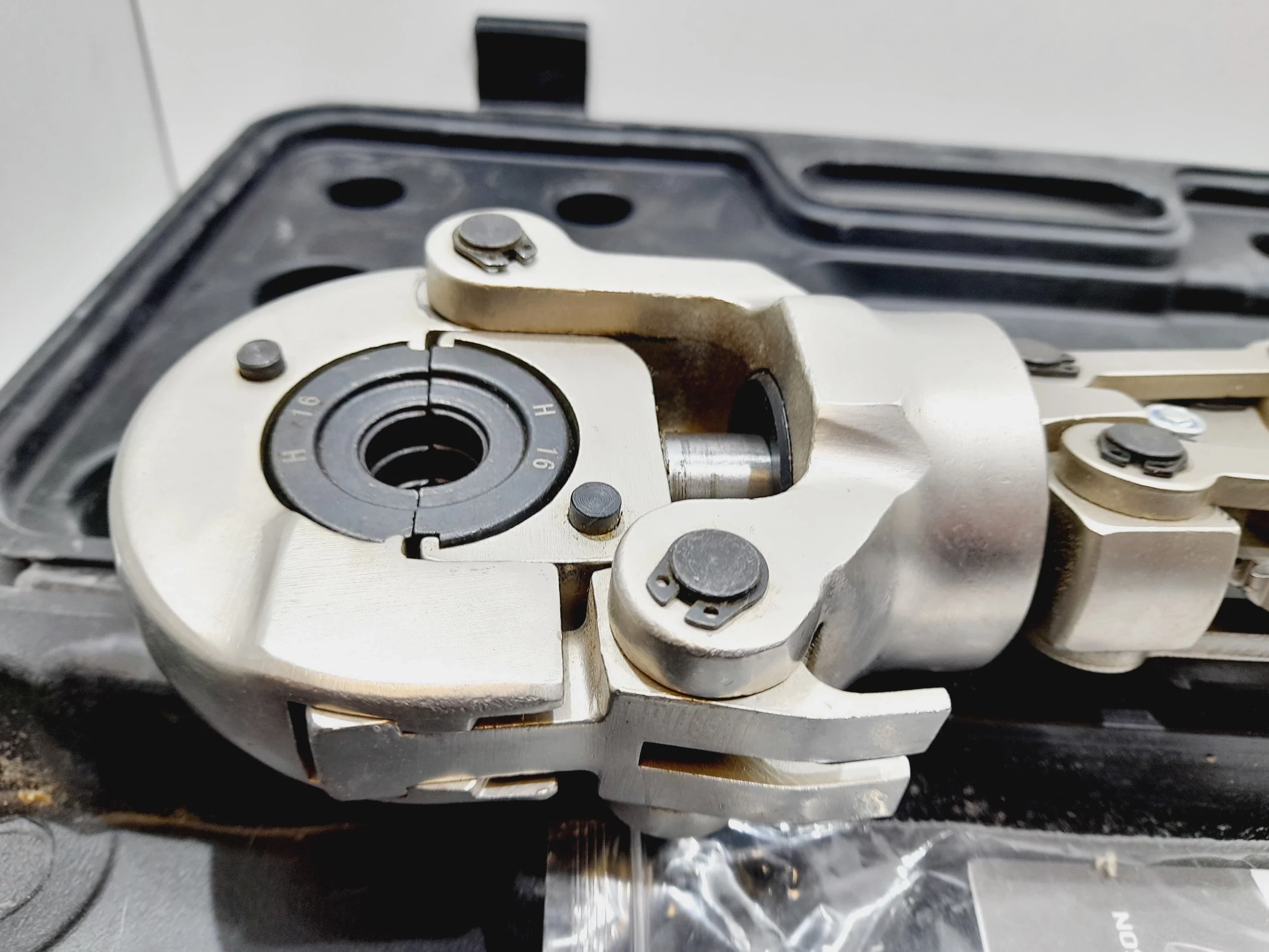 zaciskarka-pex-magnusson-16-32-mm-maksymalna-moc-100