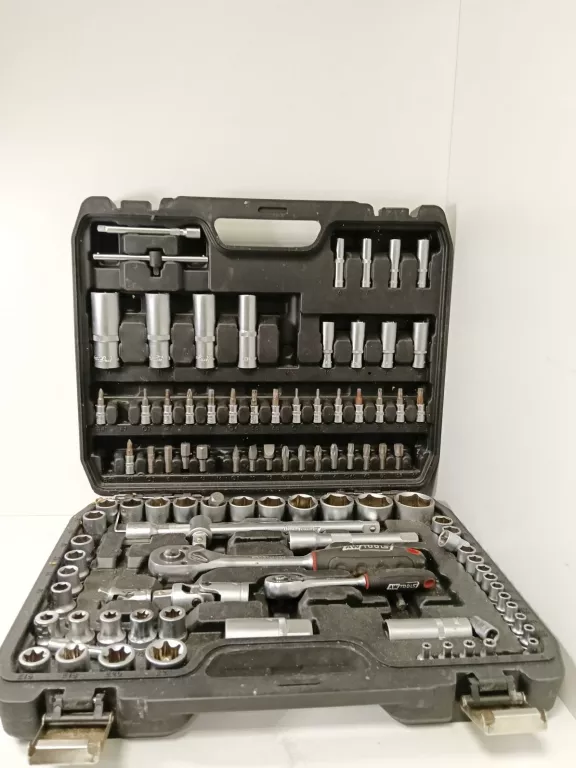 zestaw-kluczy-nasadowych-awtools-pilsudskiego-13a-sj-ostroleka