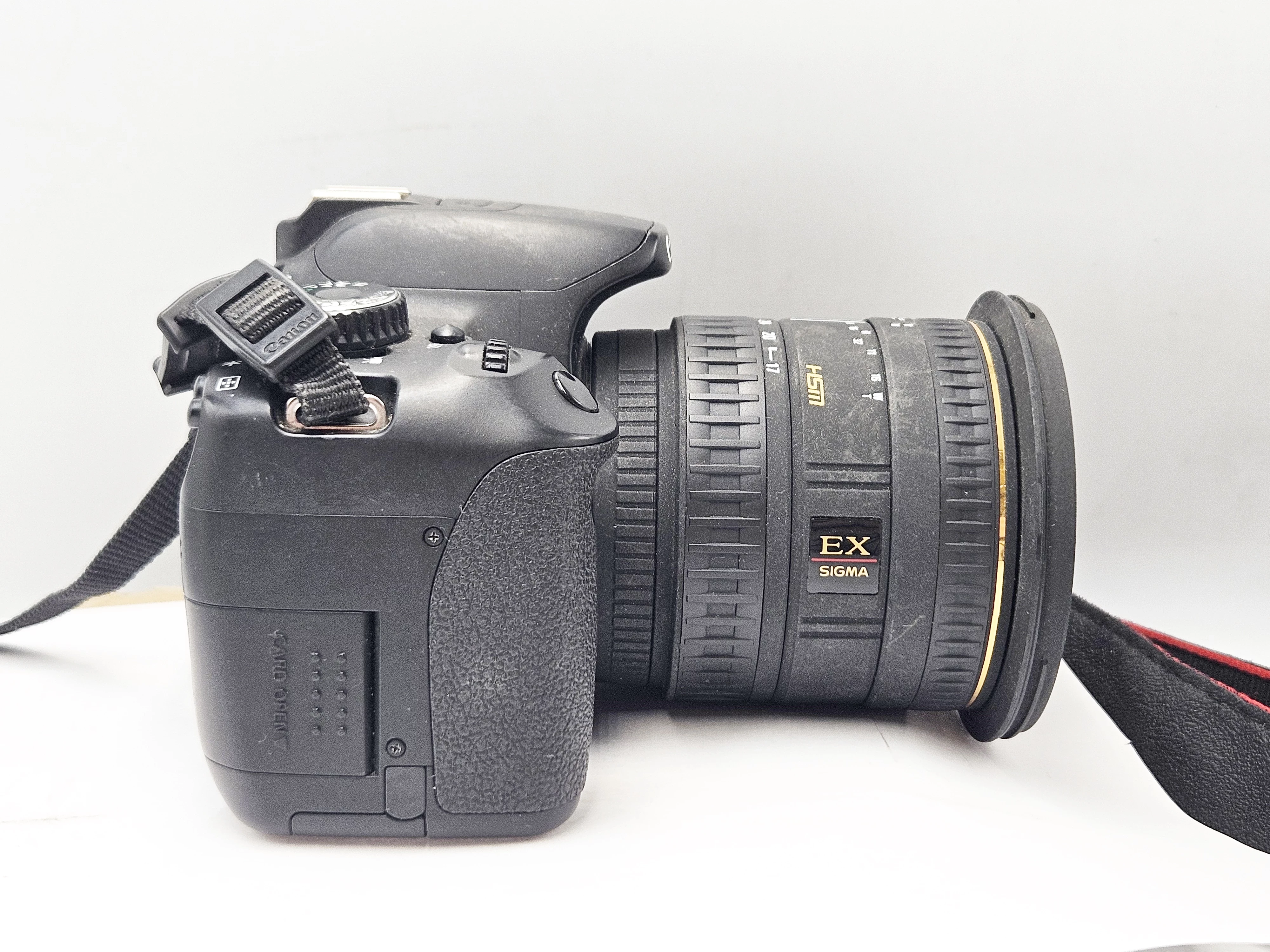 aparat-canon-eos-650d-obiektyw-sigma-zoom-17-35mm-lad-torba-rozdzielczosc-1800