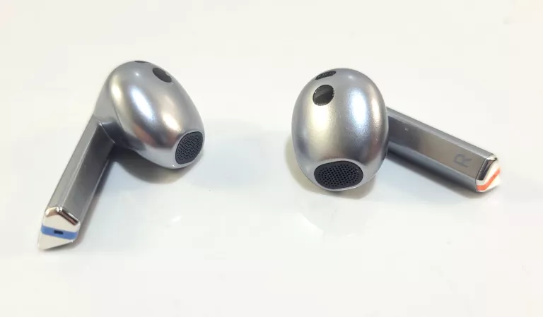 sluchawki-samsung-galaxy-buds-3-kolor-dominujacy-129357-8