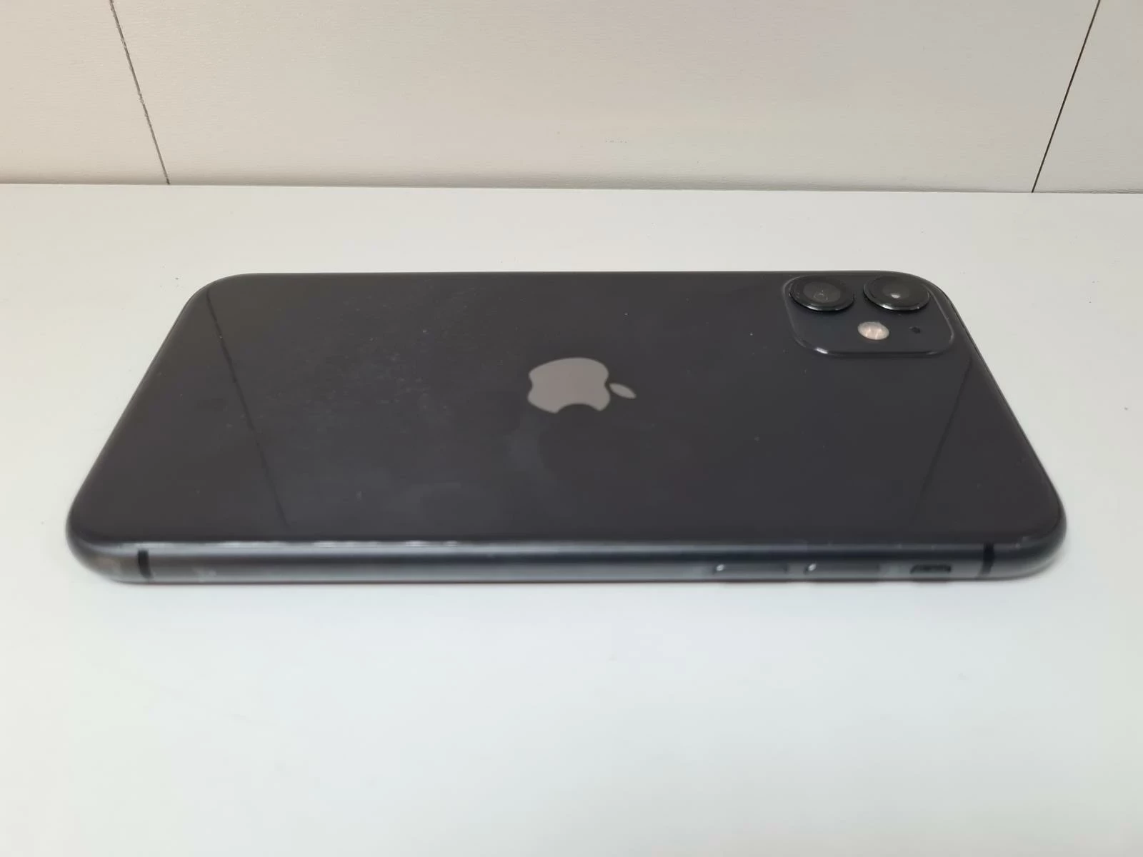 telefon-iphone-11-64gb-przekatna-ekranu-610