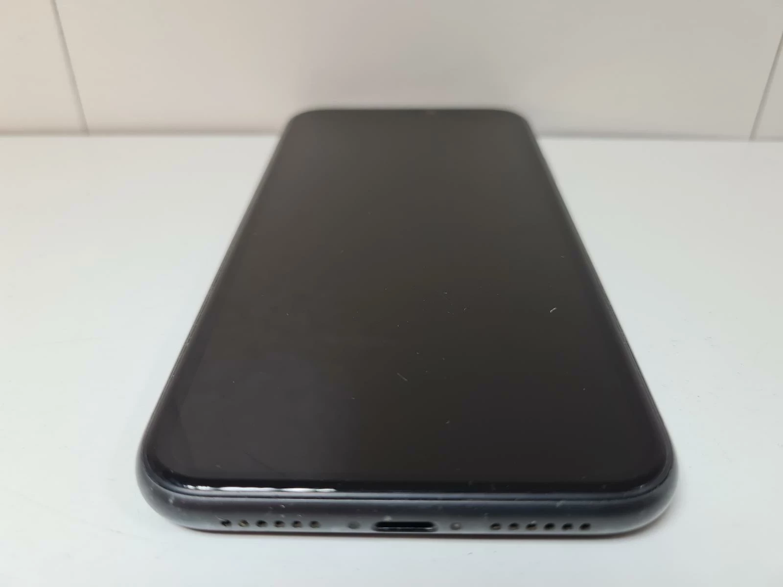 telefon-iphone-11-64gb-ean-gtin-194252097250