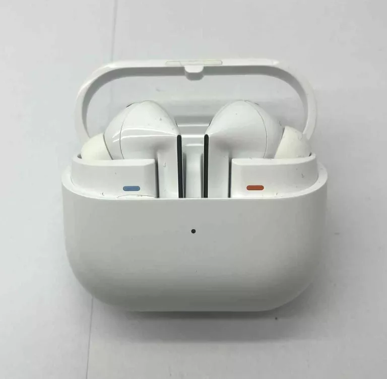 sluchawki-samsung-buds-3-pro-al-legionow-5030-lomza