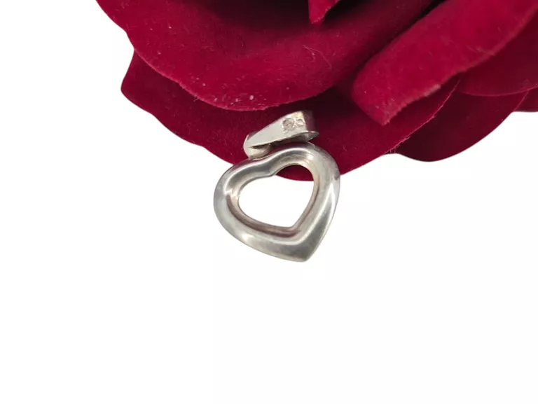 urocza-srebrna-zawieszka-serce-095g-925-pilsudskiego-8-konskie-unico