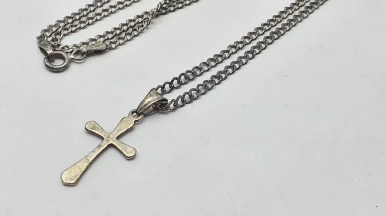 elegancki-srebrny-lancuszek-z-krzyzykiemem-53g-925-50-cm-2-cm-material-15835-4