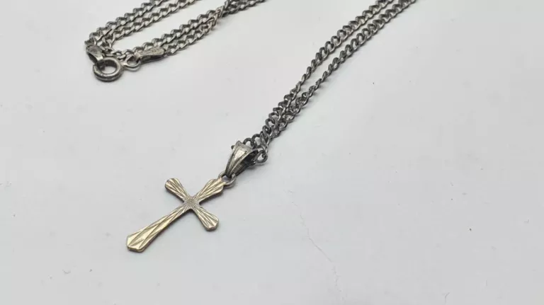 elegancki-srebrny-lancuszek-z-krzyzykiemem-53g-925-50-cm-2-cm-kamien-17088-524288