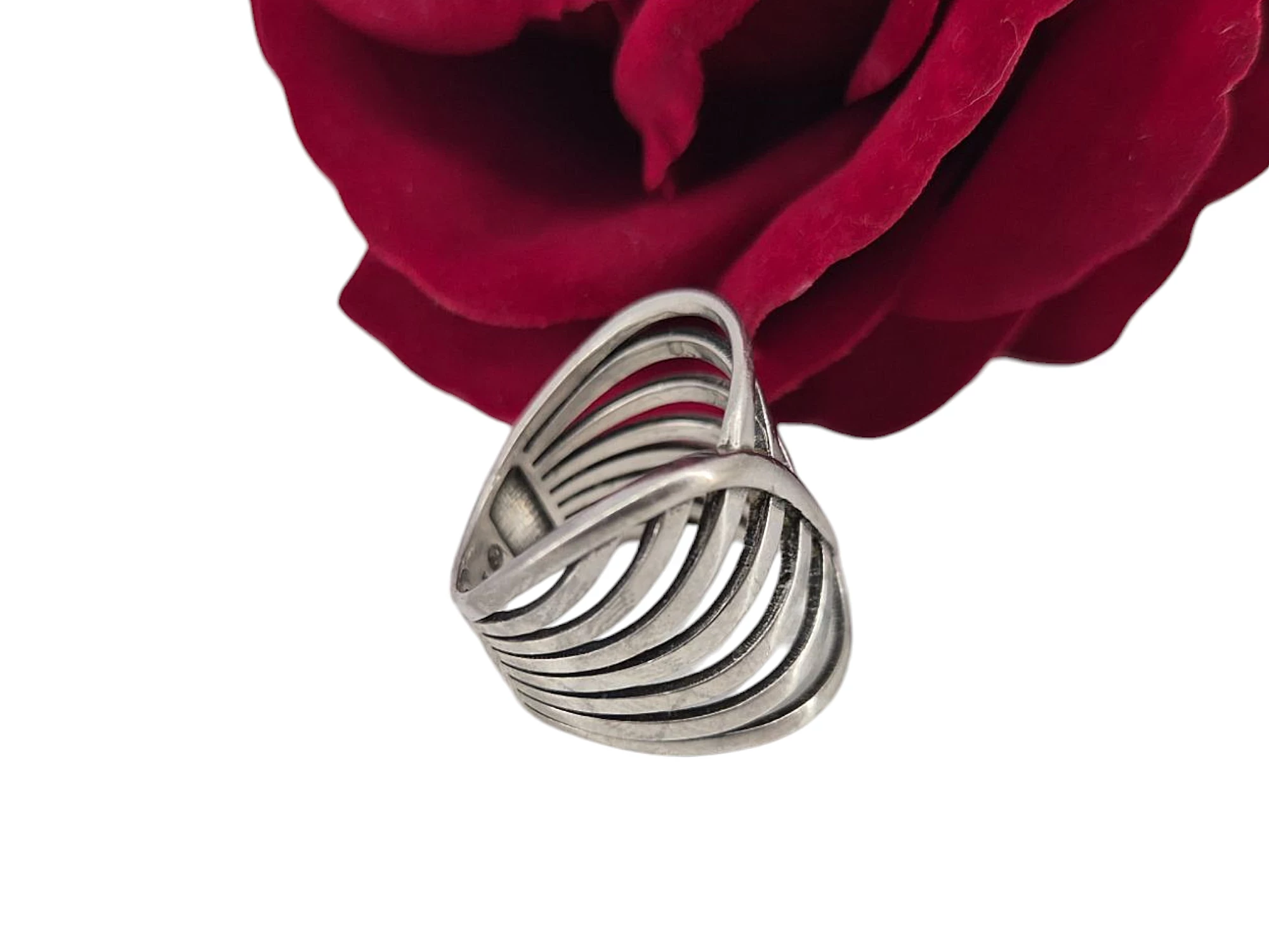 wyjatkowy-srebrny-pierscionek-667g-925-kamien-17088-524288