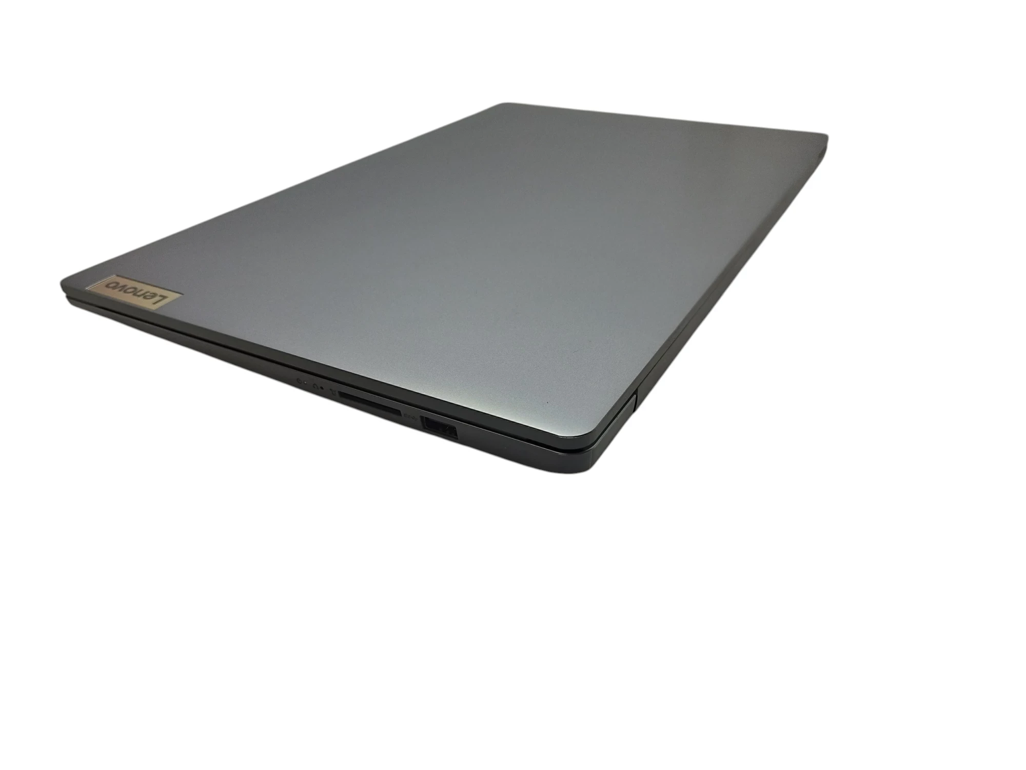 laptop-lenovo-ideapad-slim-3-przekatna-ekranu-1560