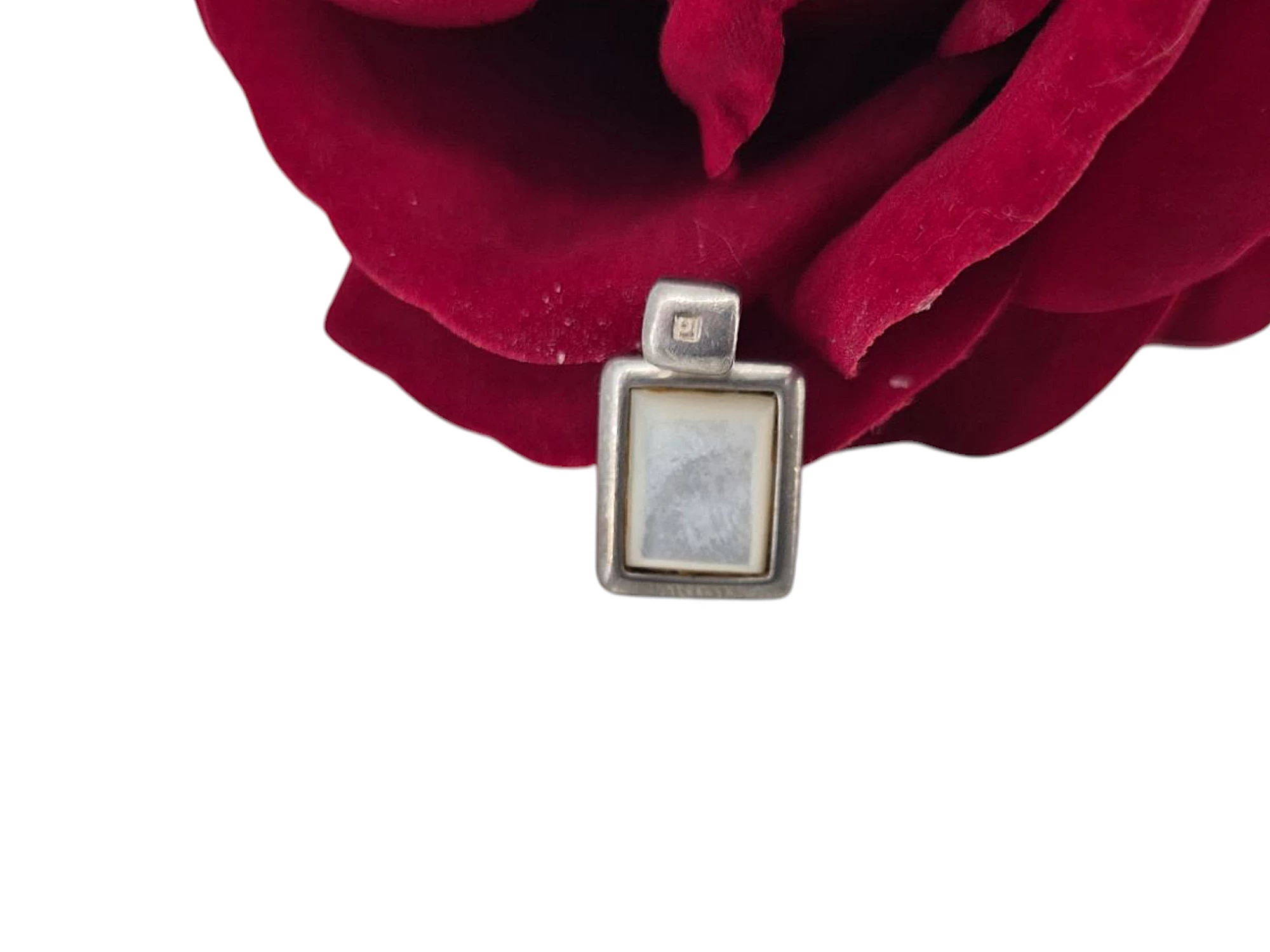 wyjatkowa-srebrna-zawieszka-z-kamieniem-230g-925-pilsudskiego-8-konskie-unico