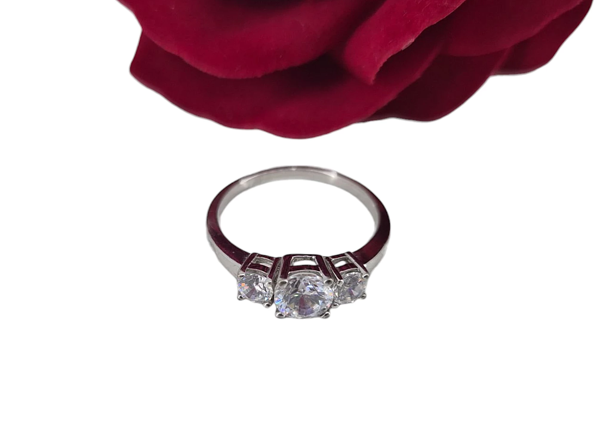 przepiekny-srebrny-pierscionek-z-cyrkoniami-273g-925-pilsudskiego-8-konskie-unico