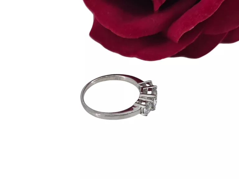 przepiekny-srebrny-pierscionek-z-cyrkoniami-273g-925-rozmiarsrednica-wew-mm-372-17