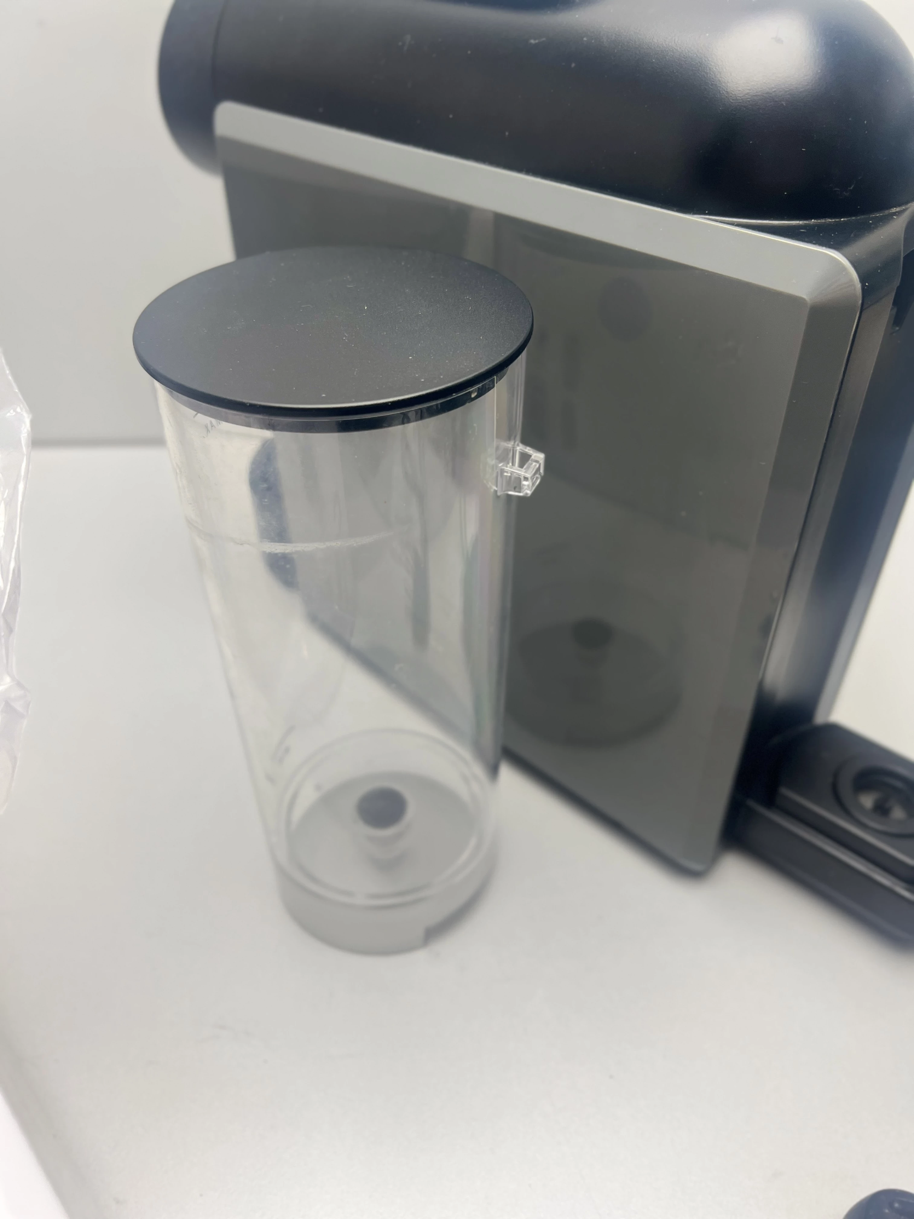 ekspres-do-kawy-kapsulkowy-delta-q-mini-qool-1200w-ean-gtin-6974150407641