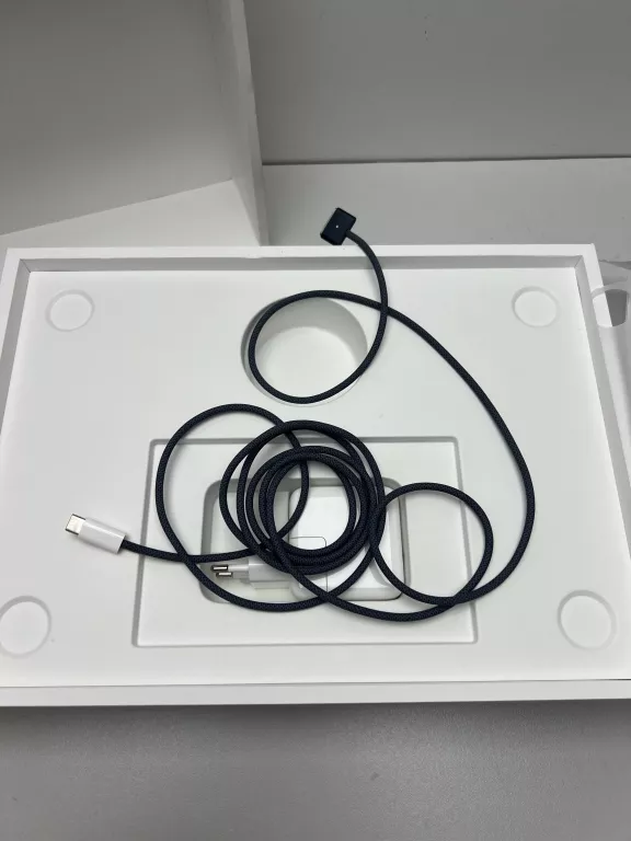 macbook-air-13-apple-m3-16-gb-256-gb-seria-procesora-4366-822278