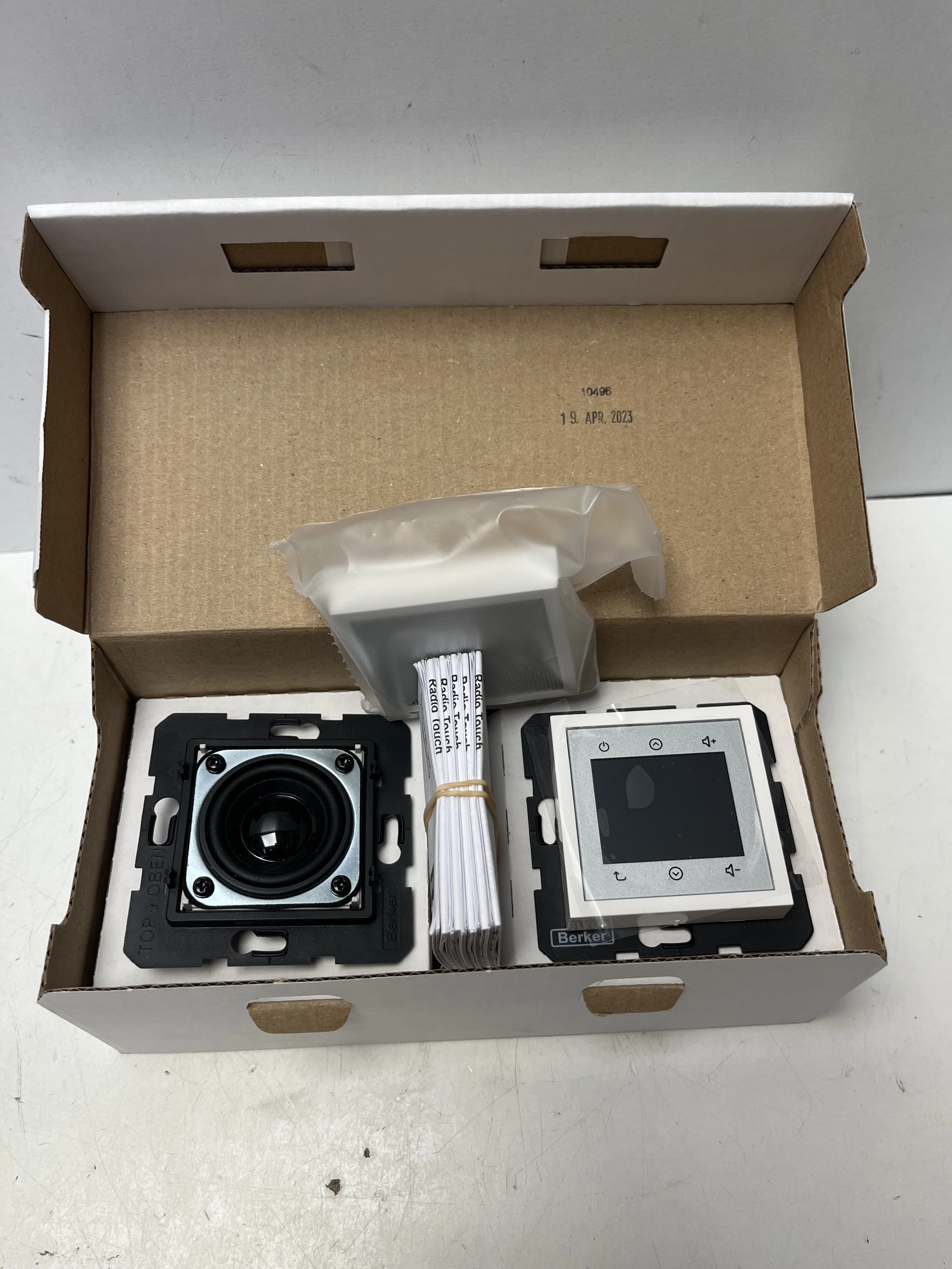 berker-bx-radio-touch-dab-z-glosnikiem-bialy-polysk-29808989-ean-gtin-4011334528814