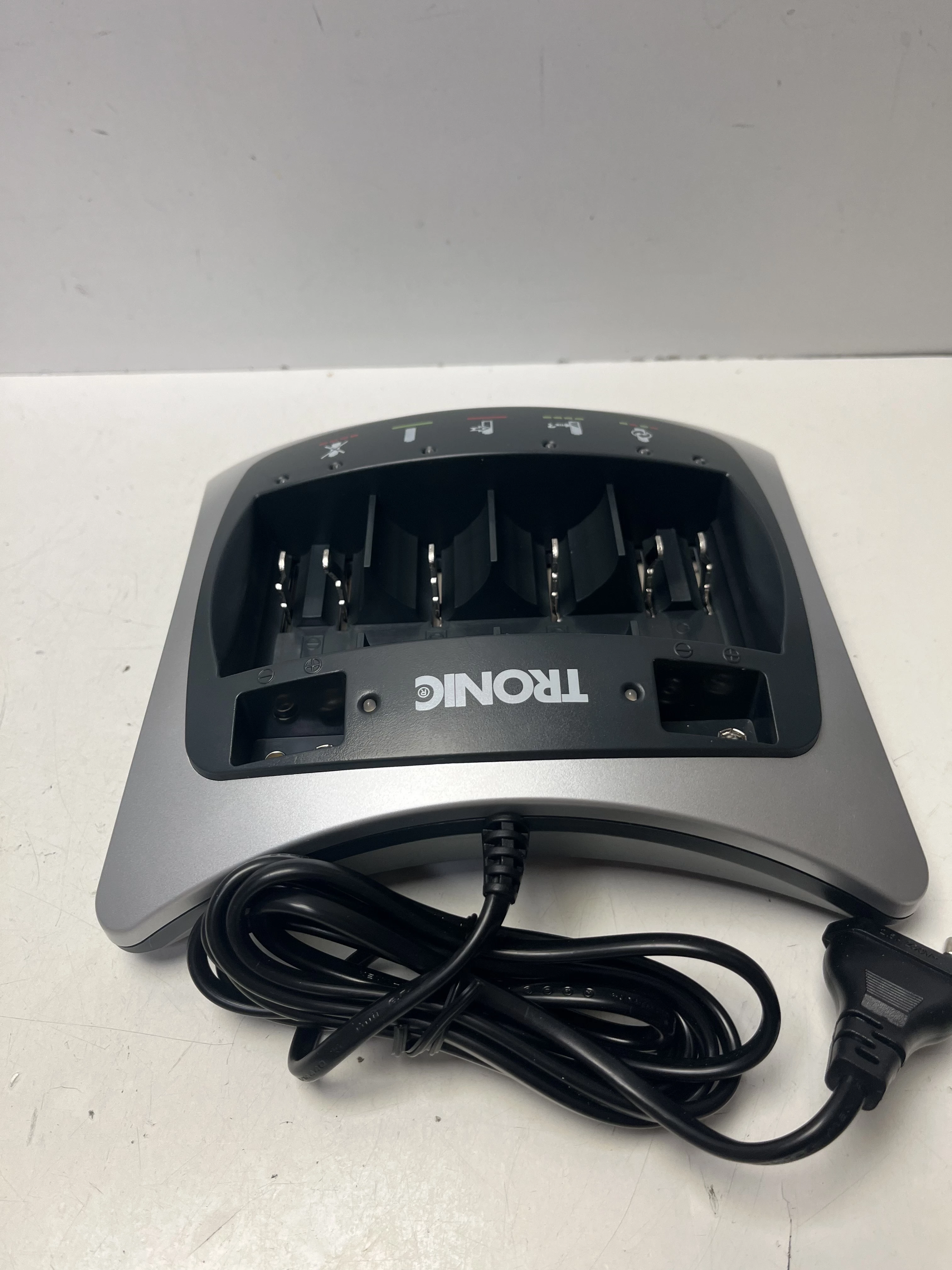 uniwersalna-ladowarka-do-baterii-tronic-kod-producenta-kh-980