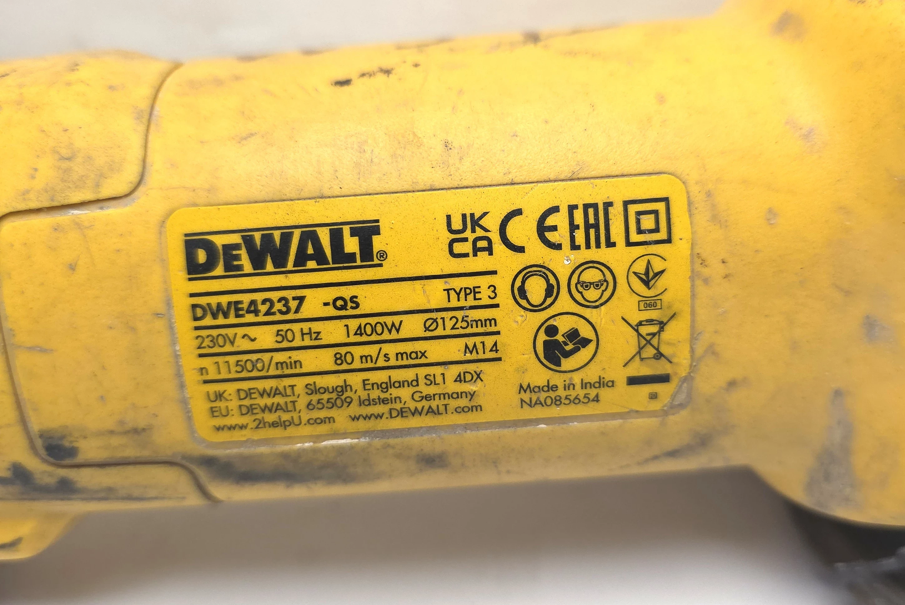 szlifierka-katowa-dewalt-dwe4237-1400w-rodzaj-zasilania-128529-2