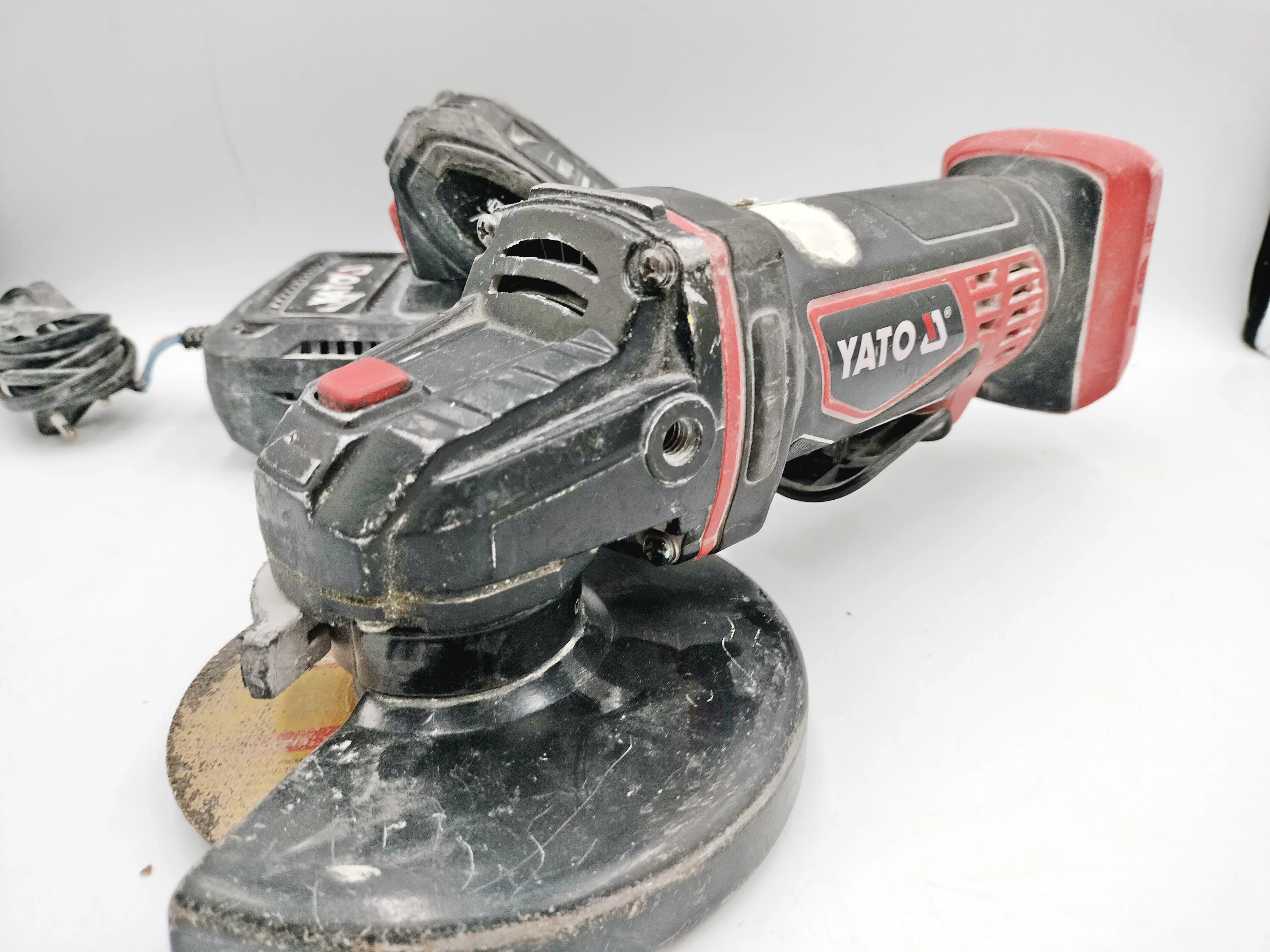 szlifierka-akumulatorowa-yato-yt-82827-garbary-53-poznan
