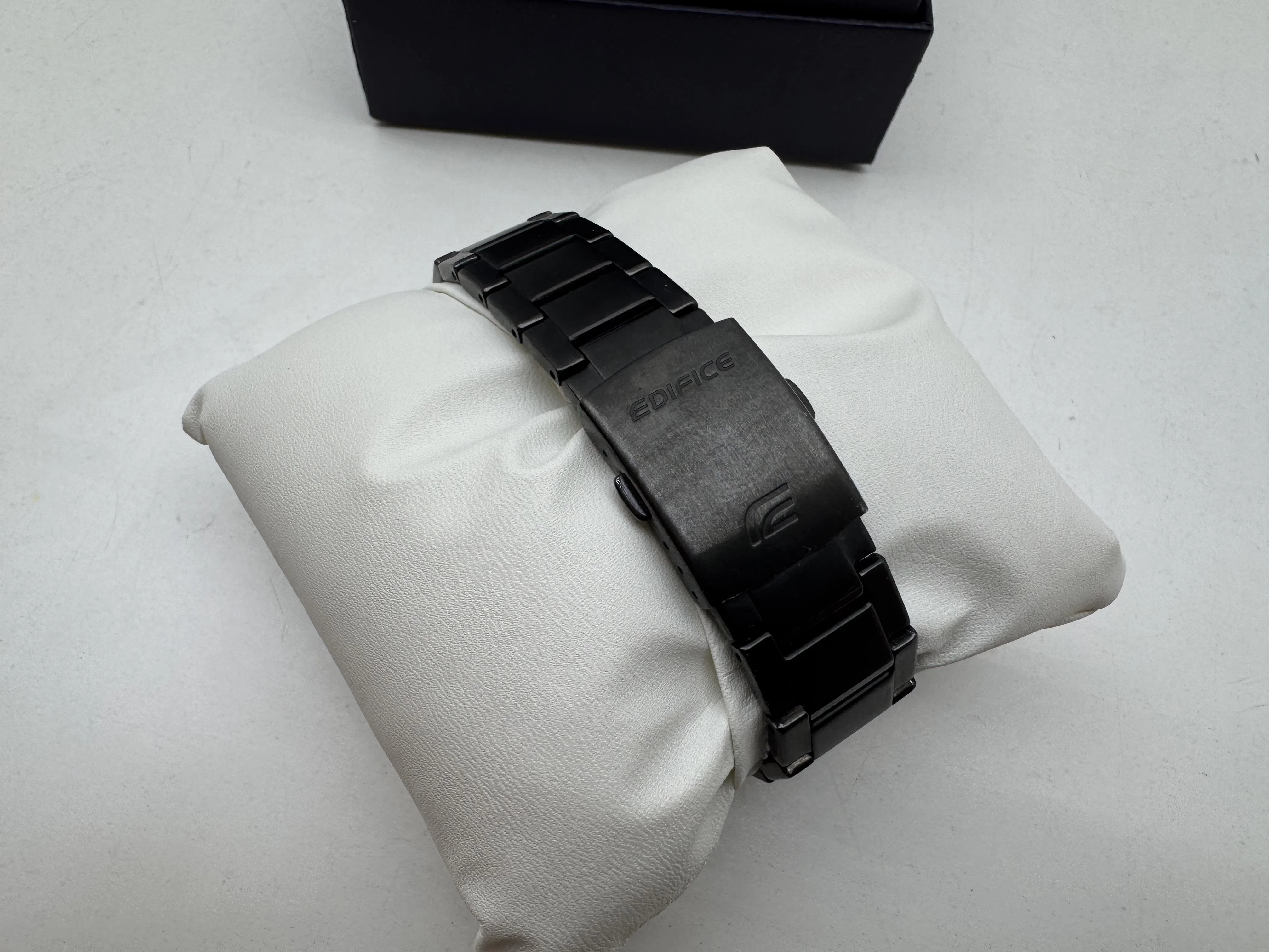 casio-ecb-40dc-1aef-edifice-meski-zegarek-ksztalt-koperty-129223-2