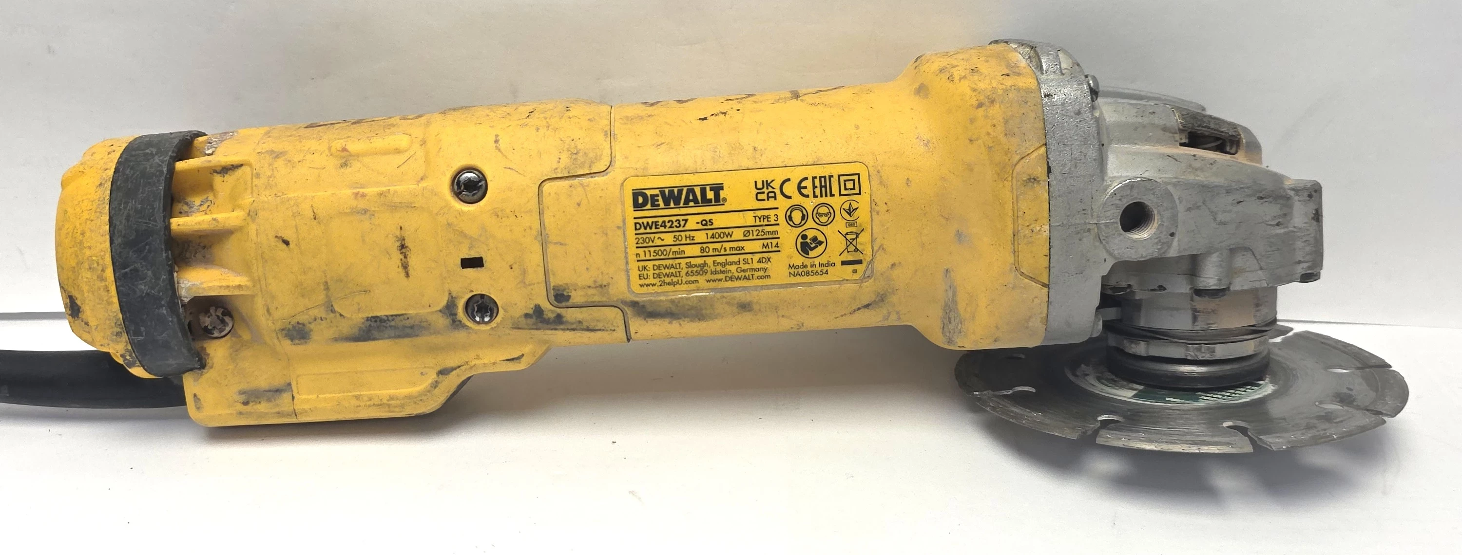szlifierka-katowa-dewalt-dwe4237-1400w-stan-11323-2