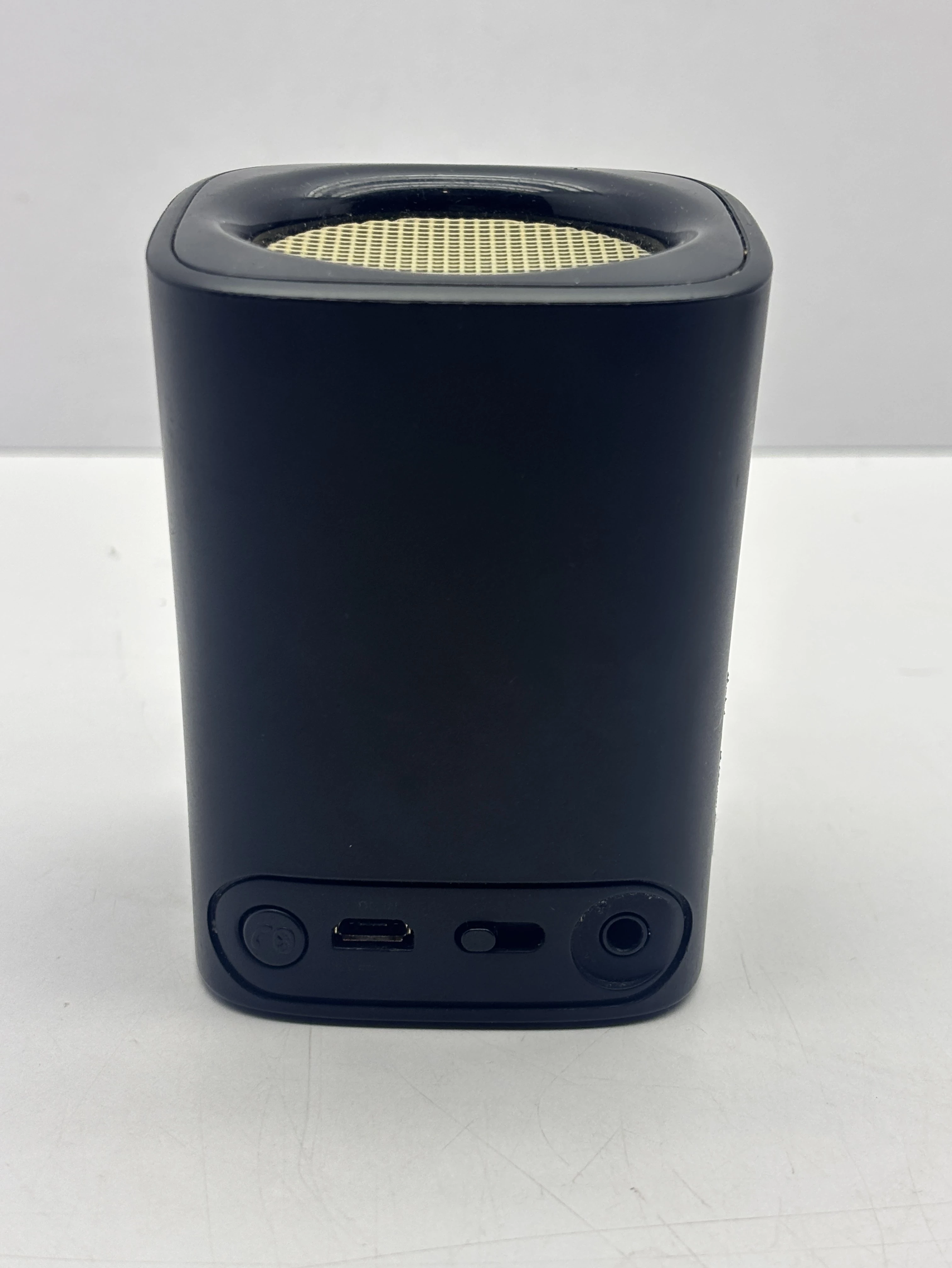 glosnik-bt-philips-bt100-kod-producenta-bt100b100