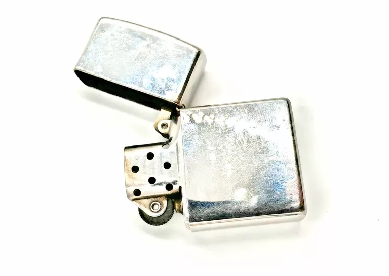 zapalniczka-zippo-20-polerowana-marka-248811-1940623