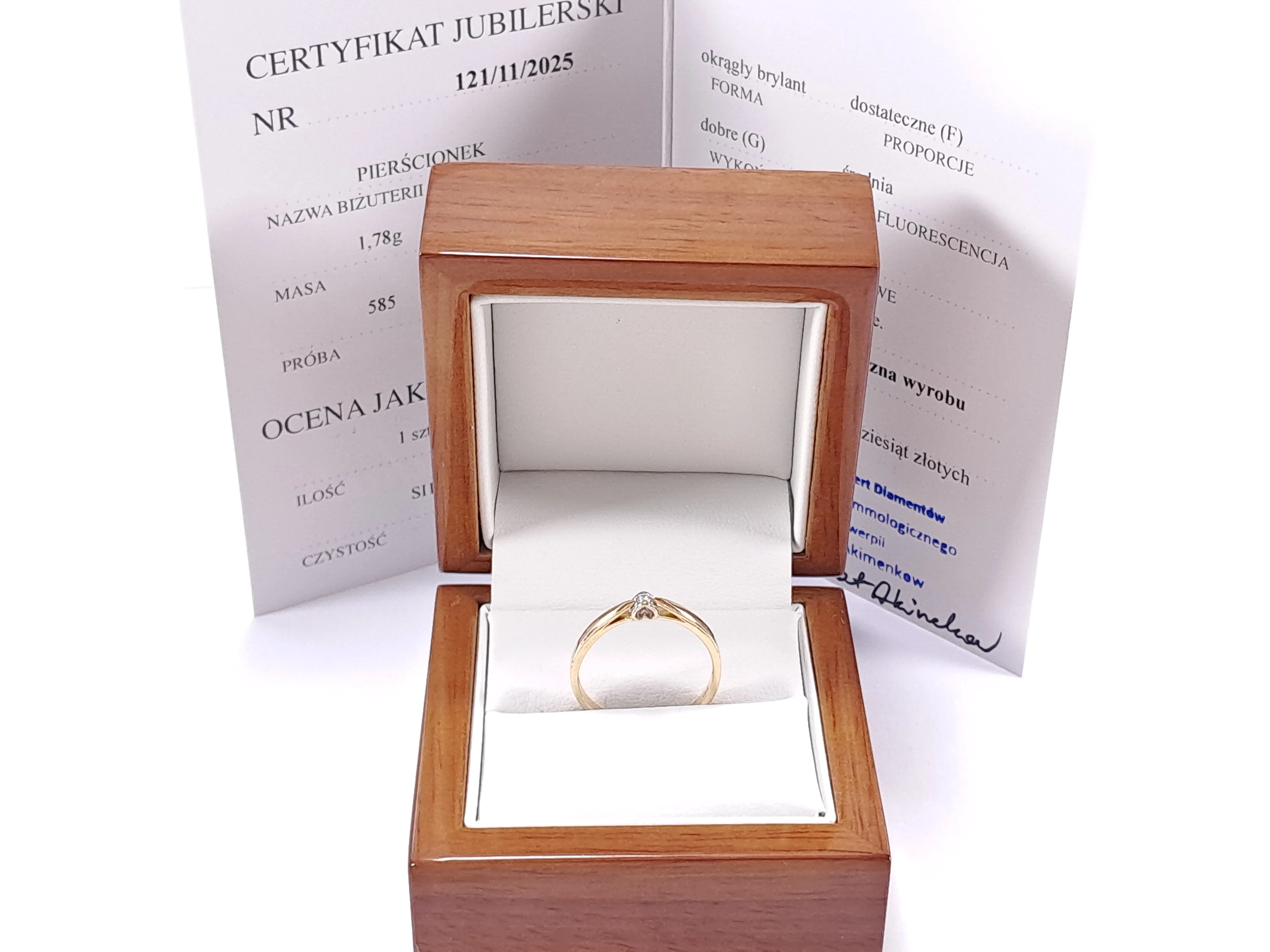 zloty-pierscionek-z-brylantem-002ct-p585-178g-r17-ean-gtin-5903772041538