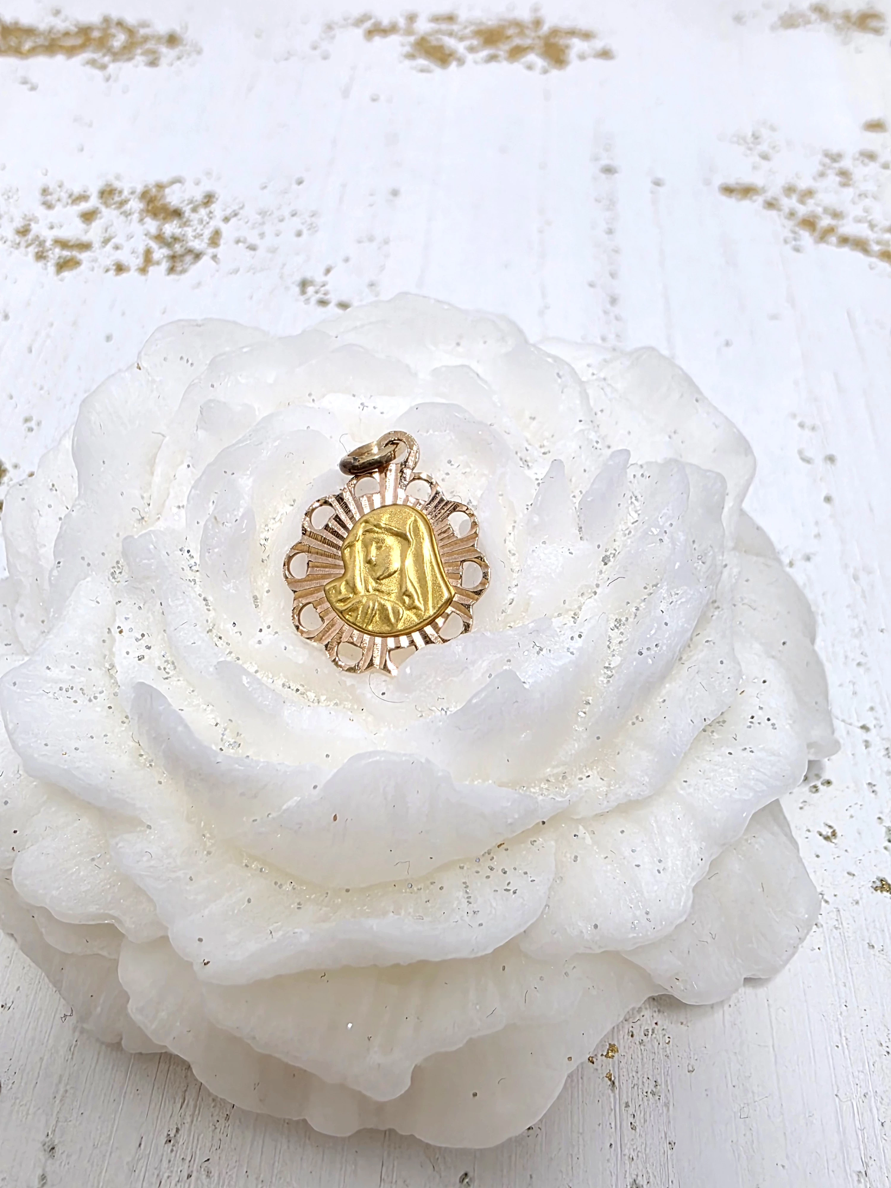 zloty-wisiorek-matka-boska-p585-w116-trocka-11-warszawa