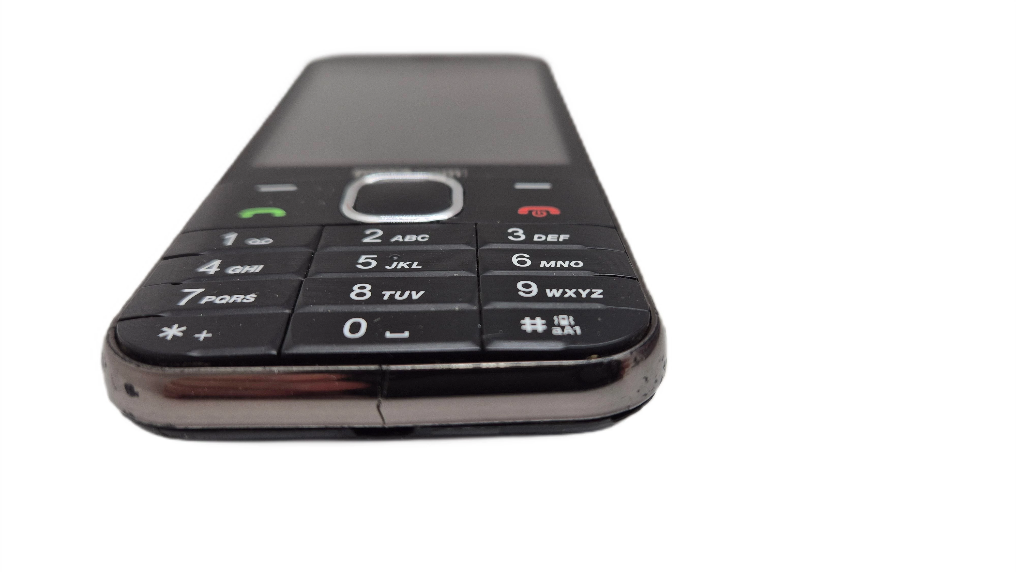 telefon-maxcom-mm330-czarny-ean-gtin-5908235973951