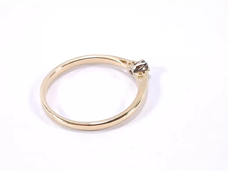 zloty-pierscionek-z-brylantem-005-ct-p585-145g-r16-kolor-249512-1647429
