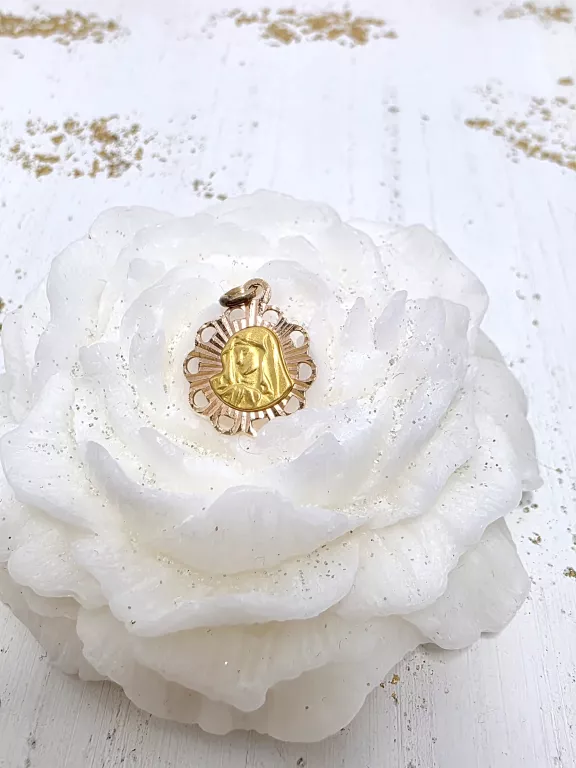 zloty-wisiorek-matka-boska-p585-w116-trocka-11-warszawa