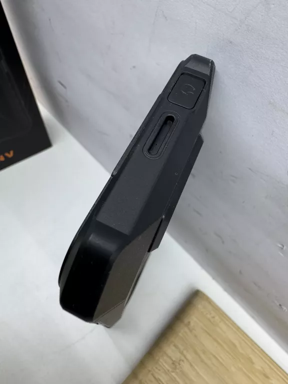 telefon-hammer-iron-v-6gb64gb-kod-producenta-tel000912