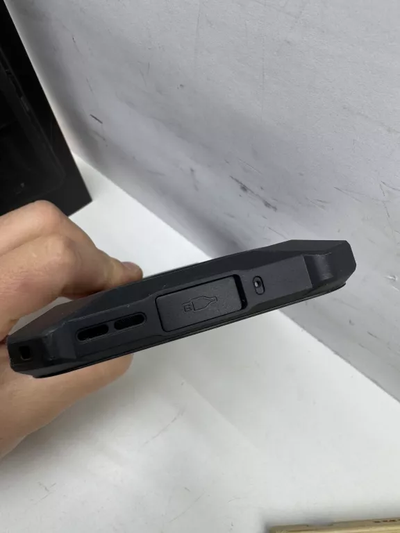 telefon-hammer-iron-v-6gb64gb-wbudowana-pamiec-202869-214193