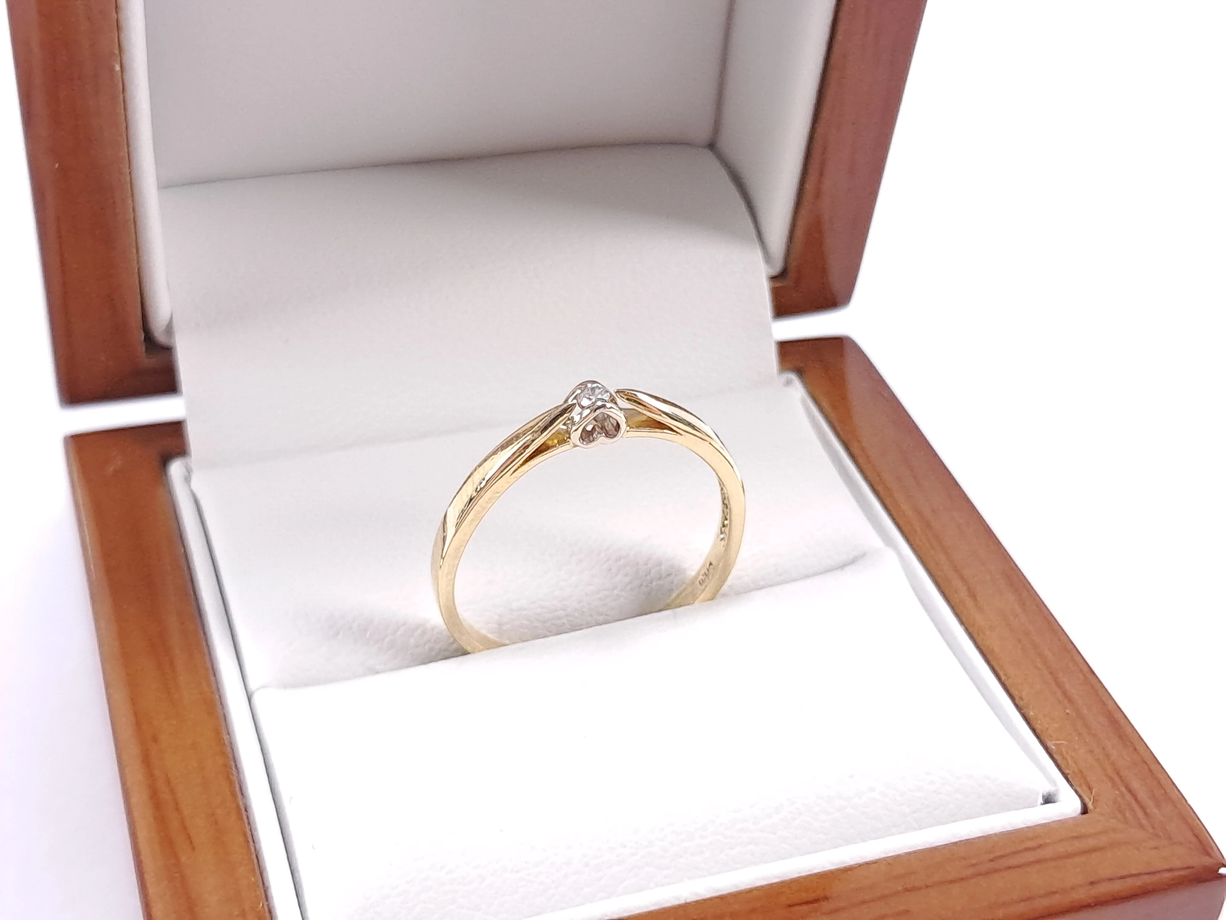 zloty-pierscionek-z-brylantem-002ct-p585-178g-r17-rodzaj-2205-2