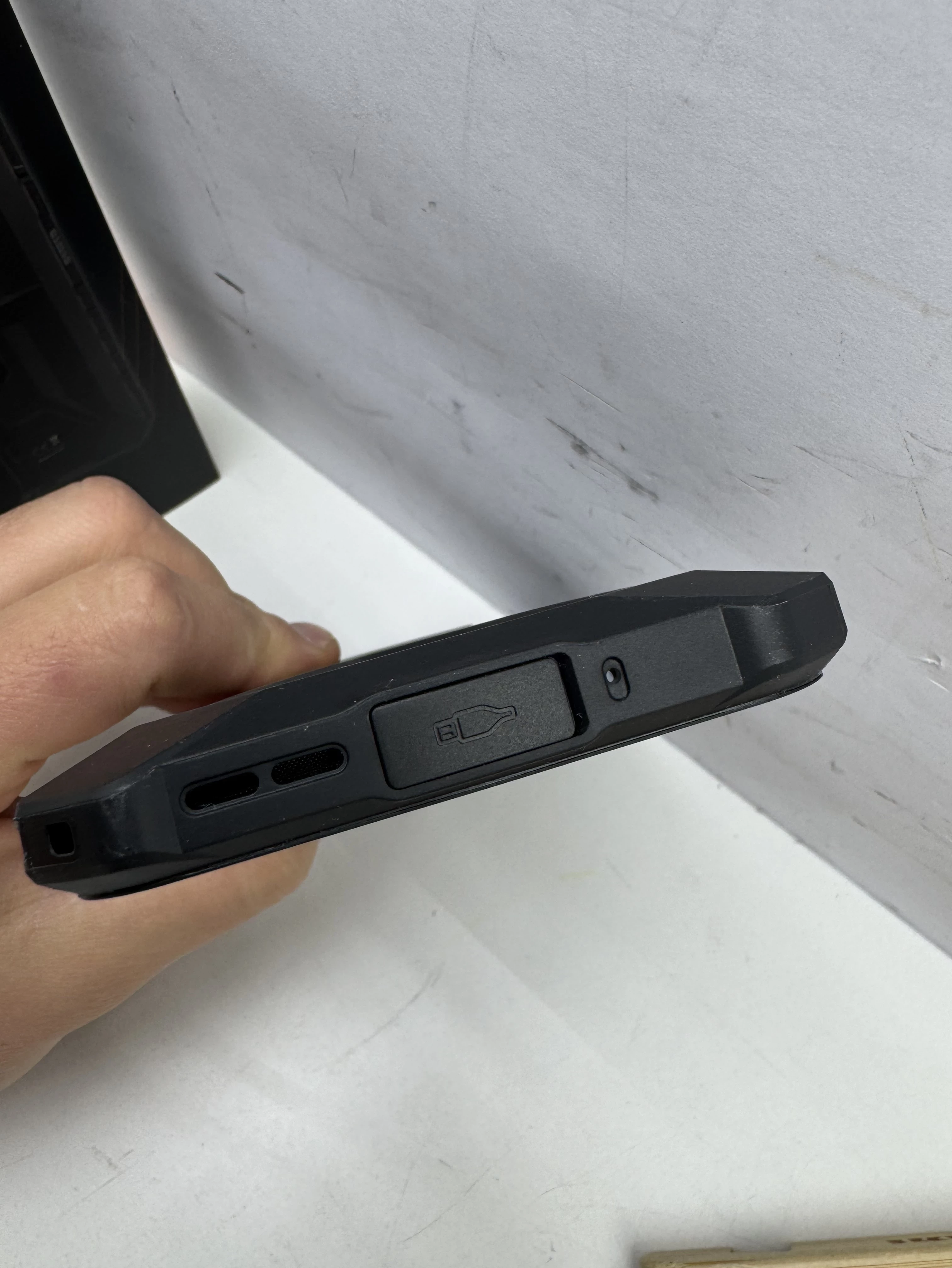 telefon-hammer-iron-v-6gb64gb-wbudowana-pamiec-202869-214193