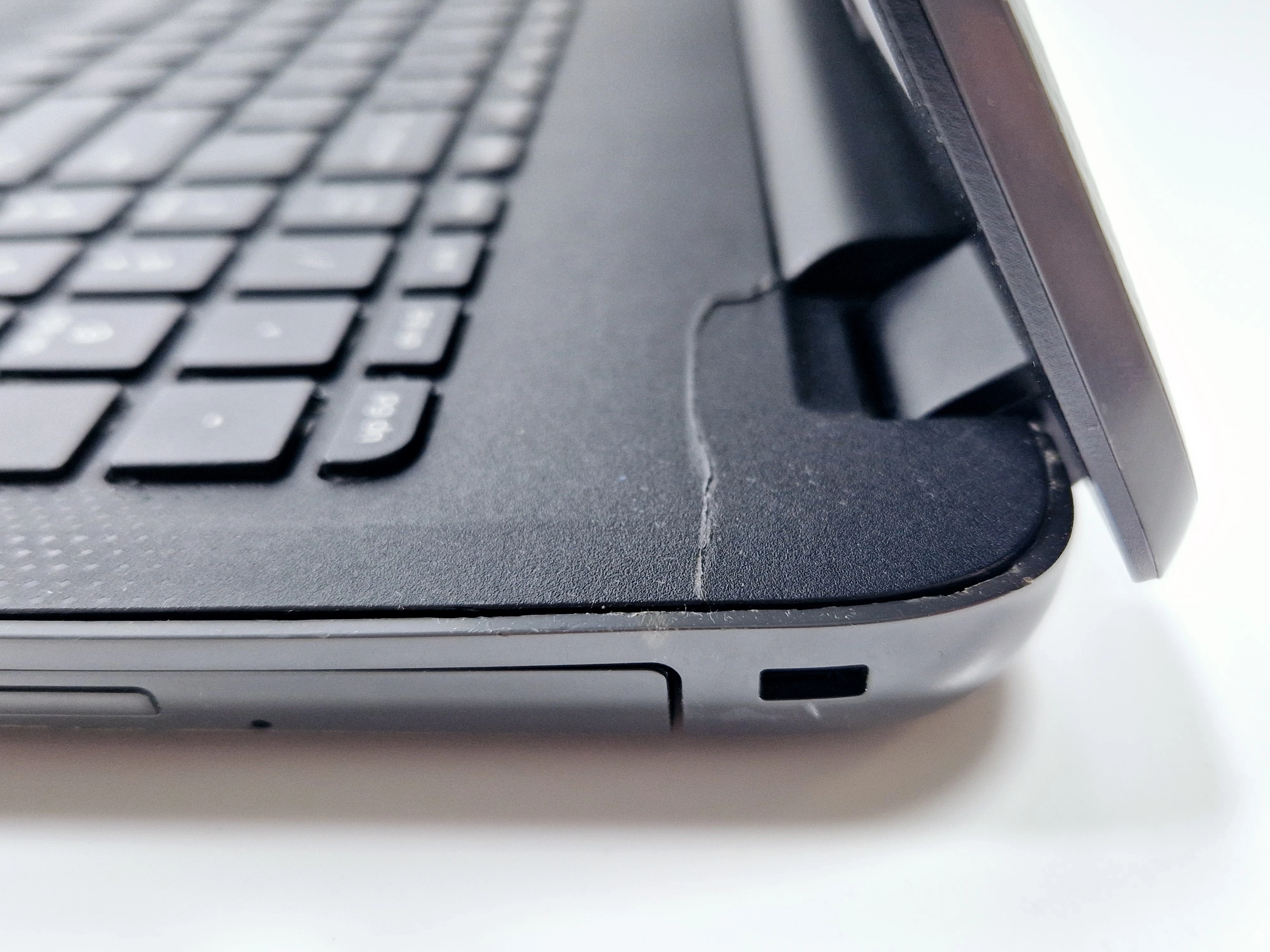 laptop-hp-250-g4-cleron-n3050-4gb500gb-hdd-kod-producenta-t3m28pt