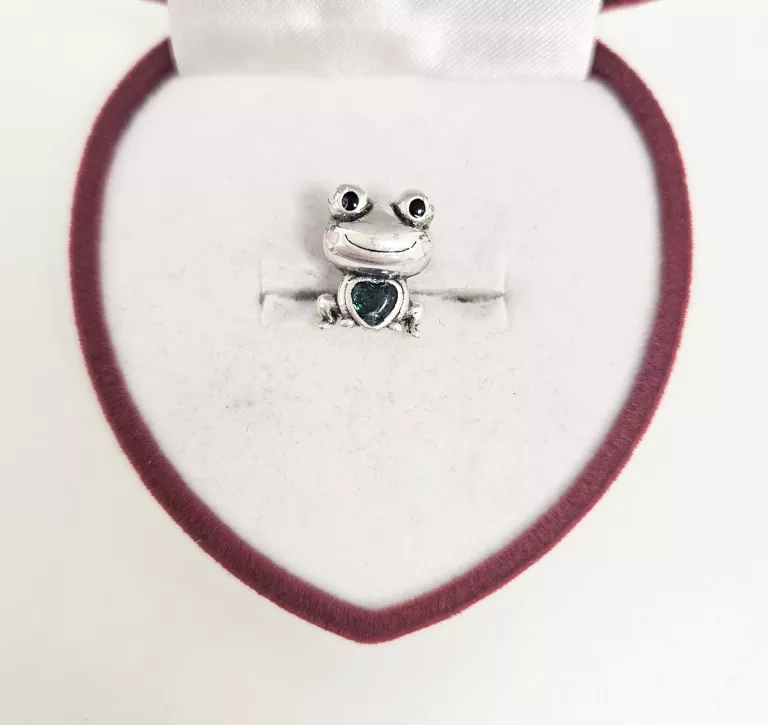 SREBRO - INNY WYRÓB JUBILERSKI UŻYWANY CHARMS ŻABKA 925