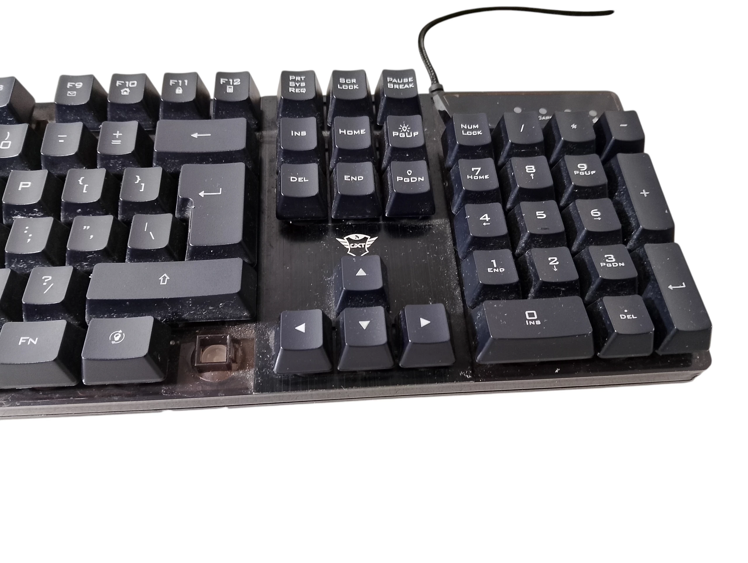 przewodowa-klawiatura-membranowa-trust-gxt-835-azor-us-z-podswetleniem-stan-11323-2