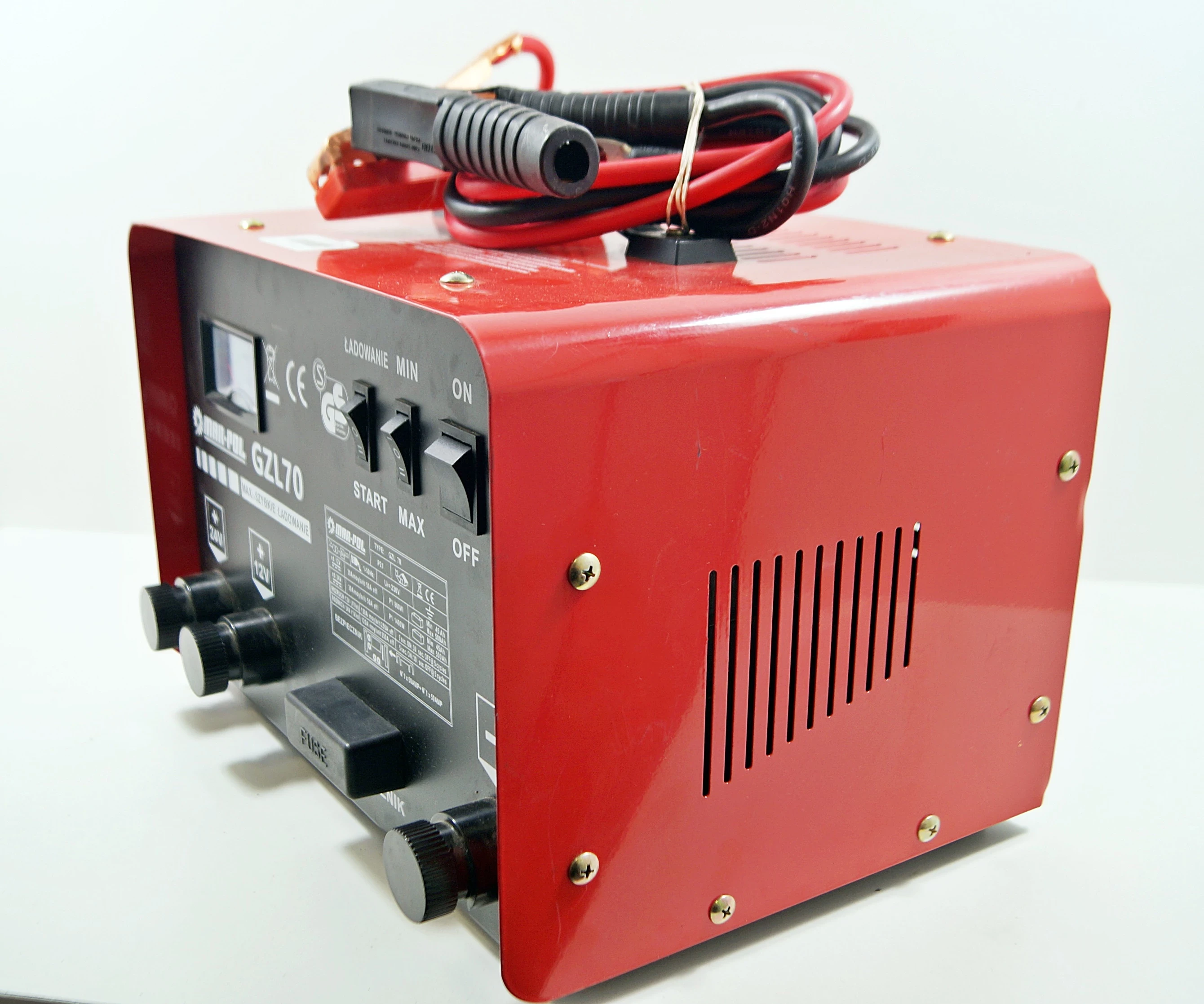 prostownik-z-rozruchem-ladowarka-fast-charge-1224v-gzl70-marpol-solidny-ean-gtin-5901969105933